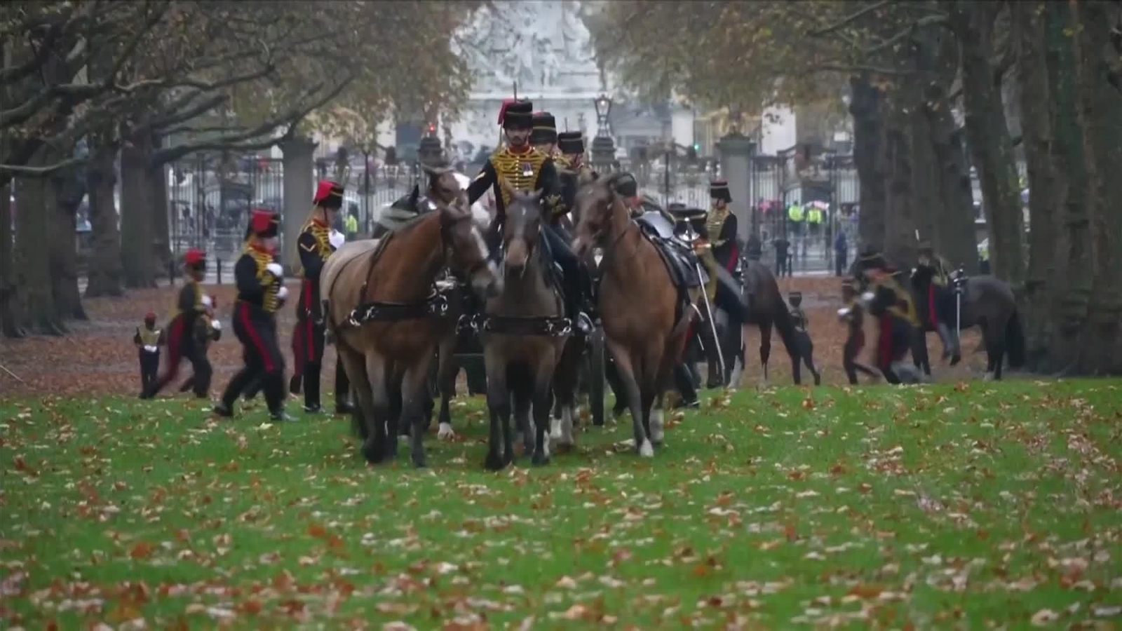 V057-REINO UNIDO SALVAS EN HONOR A CARLOS III