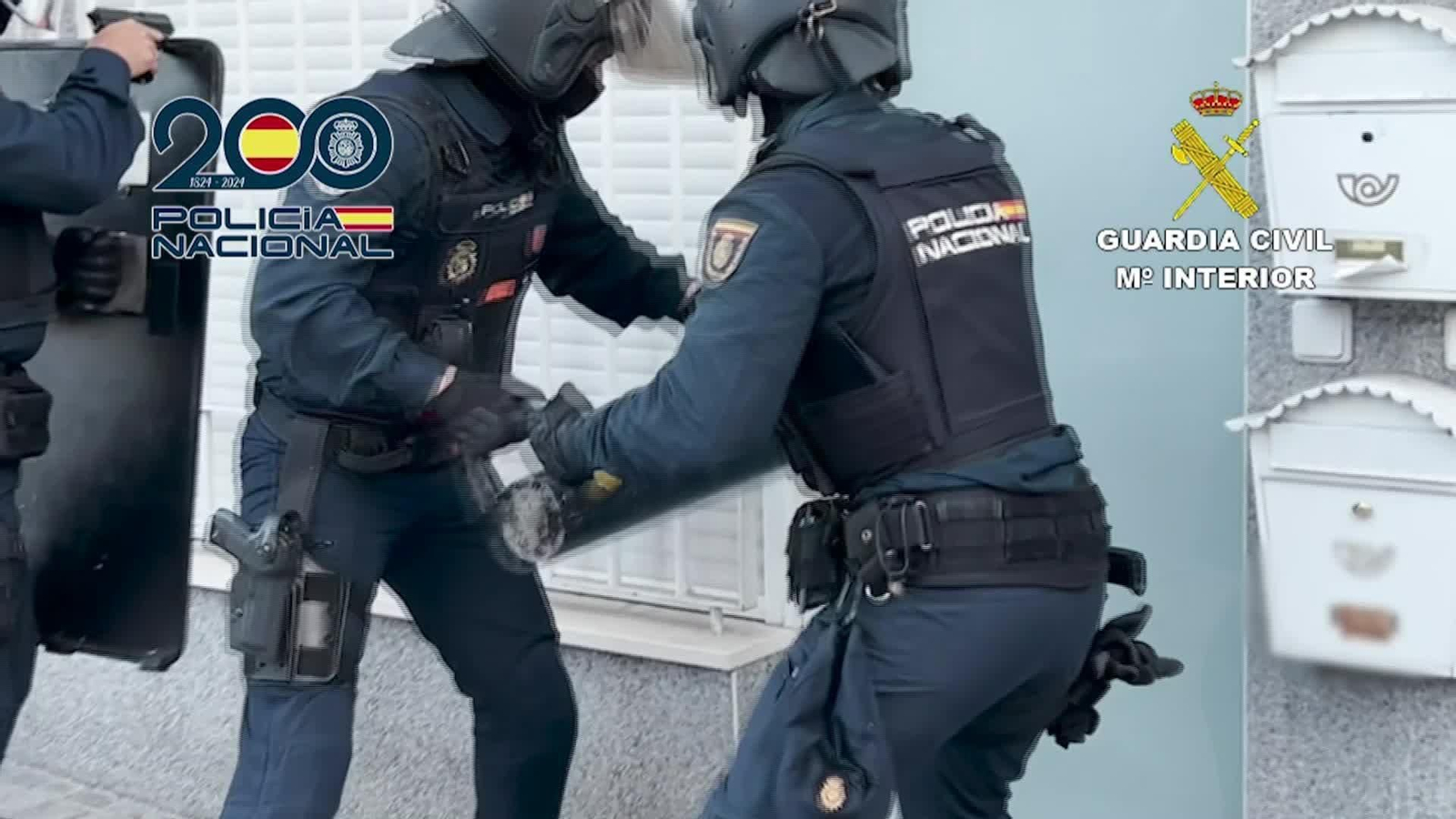 L634-IMAGENES POLICIA DROGA FALSOS VIAJEROS