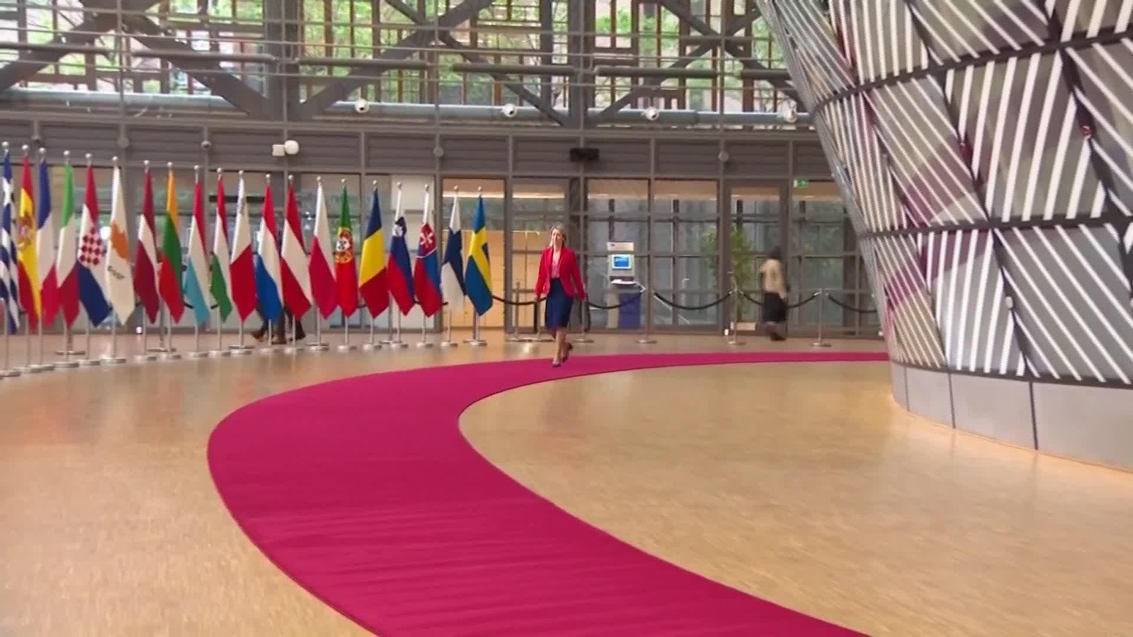 L004-BELGICA KAJA KALLAS RECHAZA A SHROEDER COMO MEDIADOR CON RUSIA