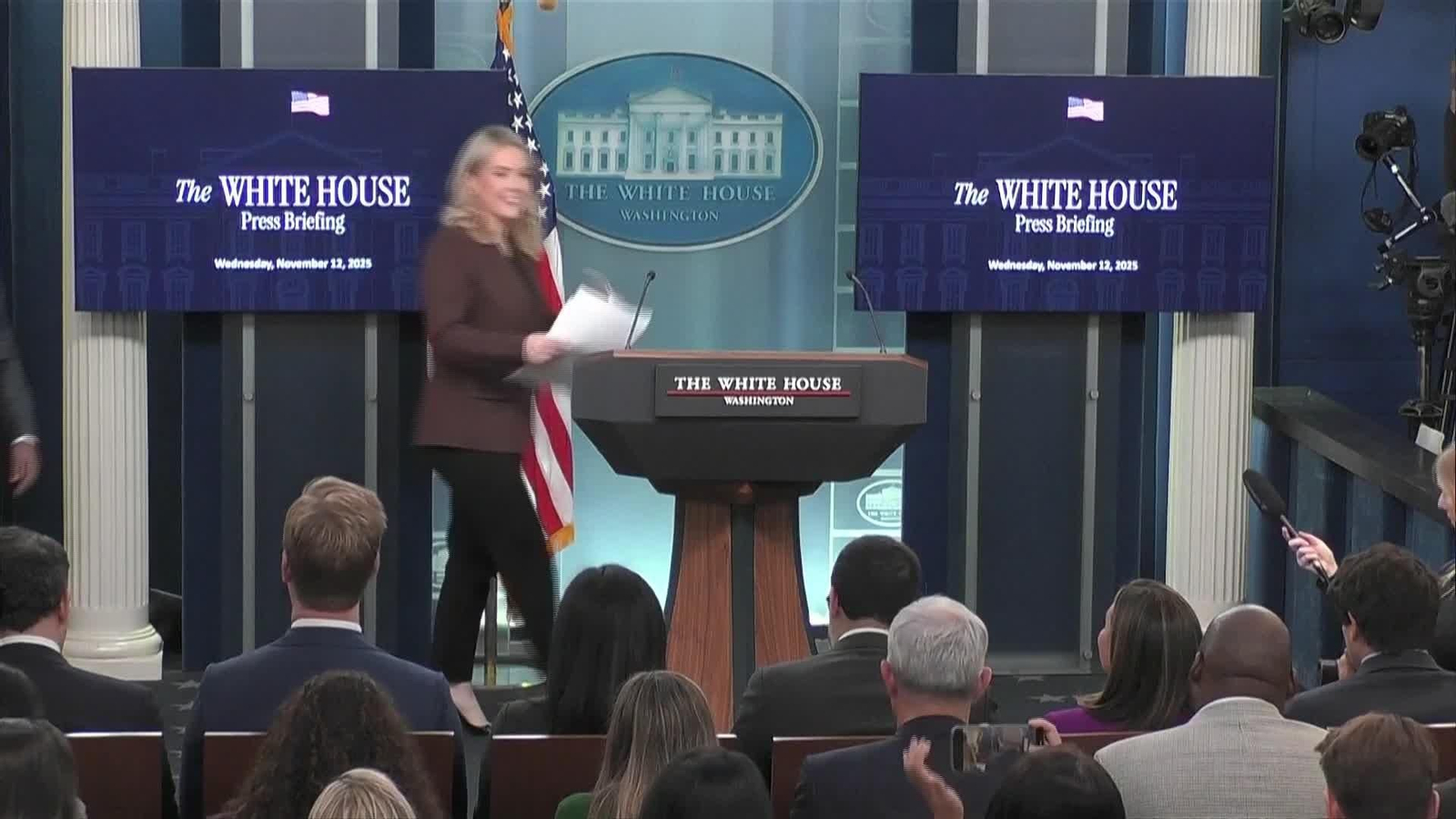 J008-EEUU REACCIONES CASA BLANCA MAILS EPSTEIN