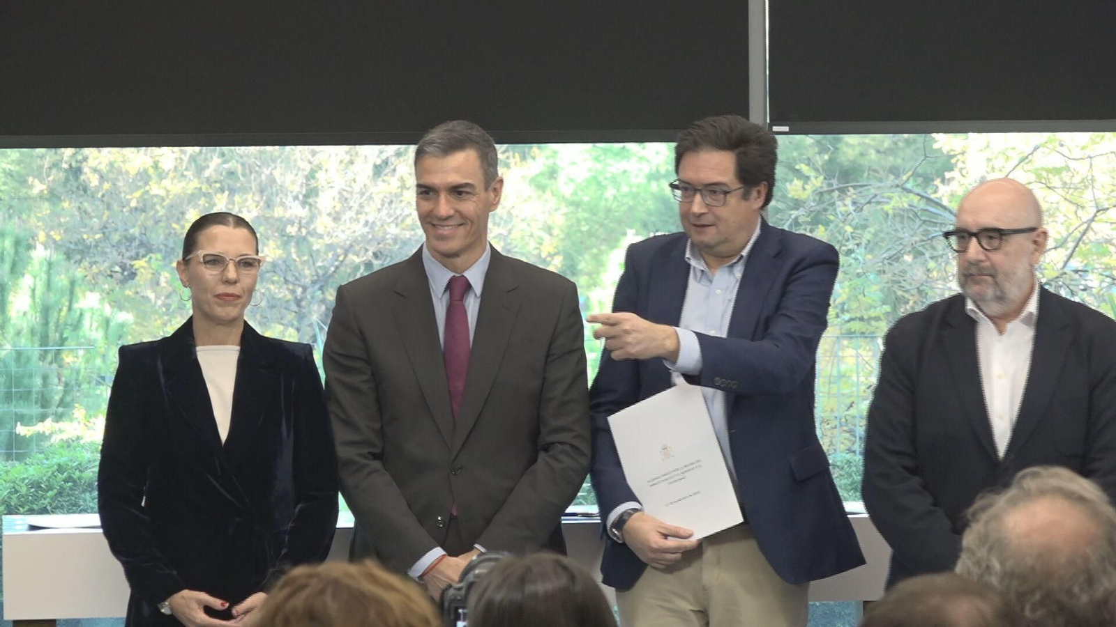 J039 MADRID SANCHEZ EN FIRMA SUBIDA FUNCIONARIOS frame 2949