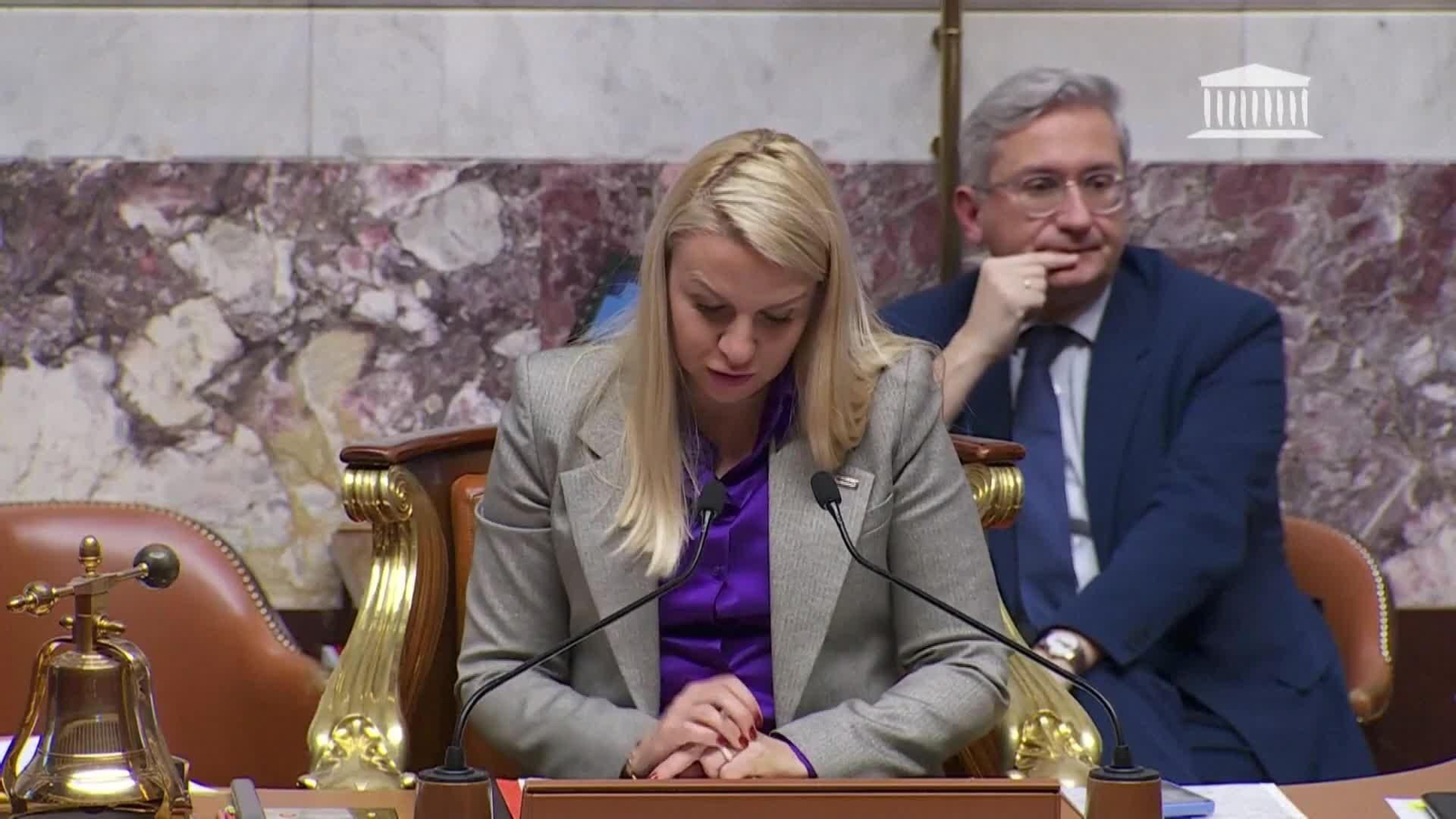 M005-FRANCIA PROHIBICION REDES SOCIALES A MENORES