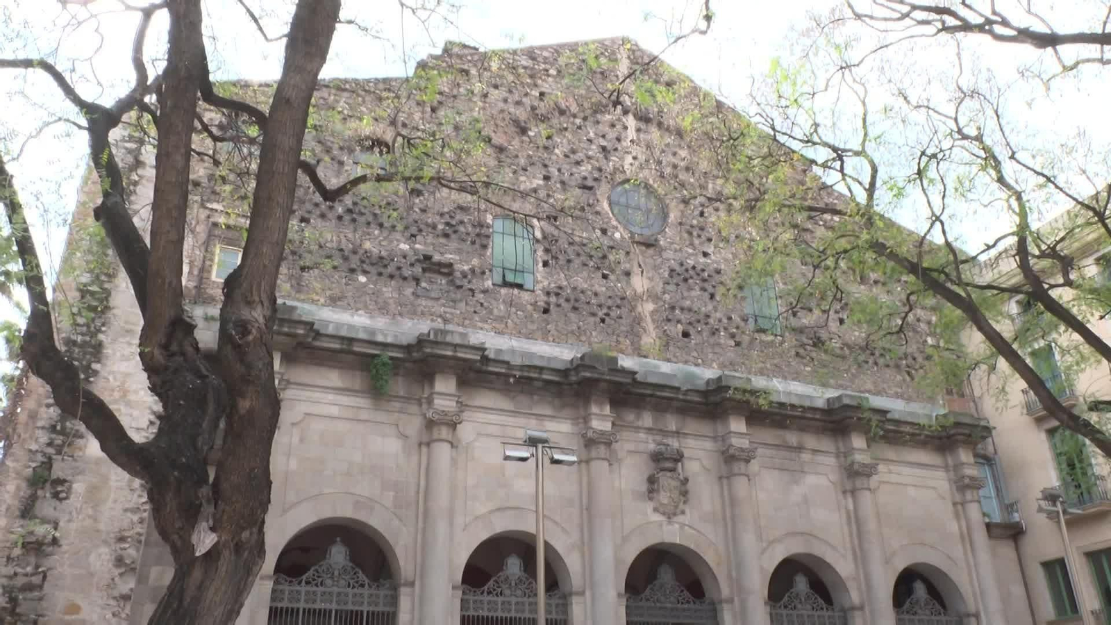 L042-BARCELONA IGLESIA DONDE VIAJARA EL PAPA