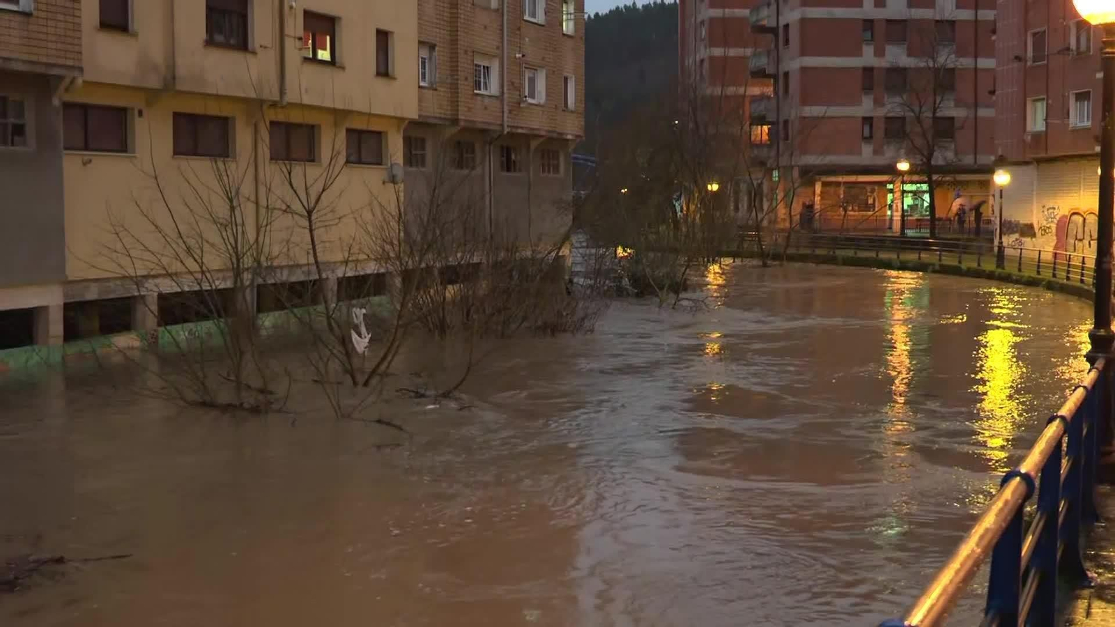 M010-BIZKAIA CRECIDA RIO MUNGIA