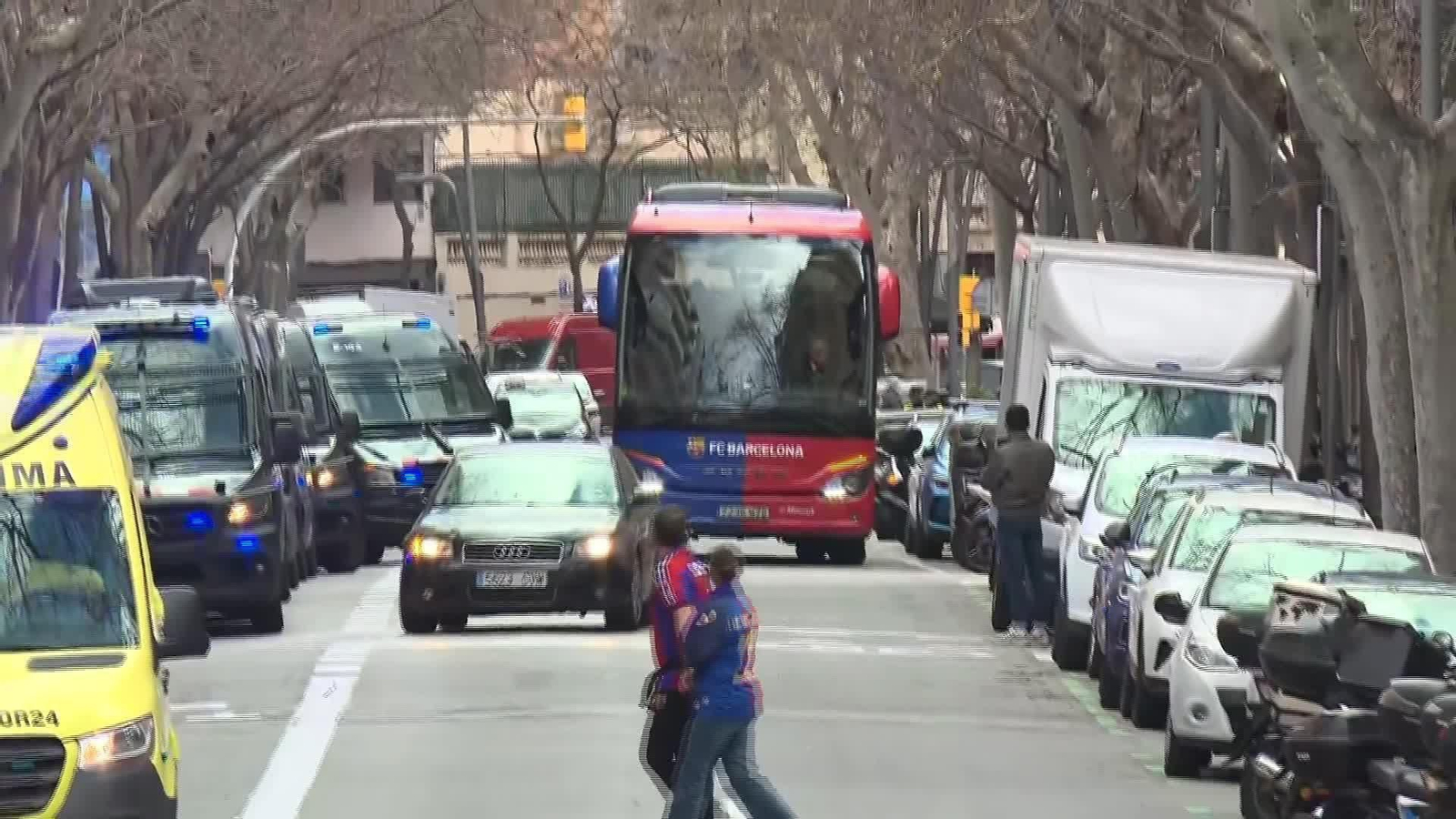 X089-BARCELONA LLEGADAS AL CAMP NOU