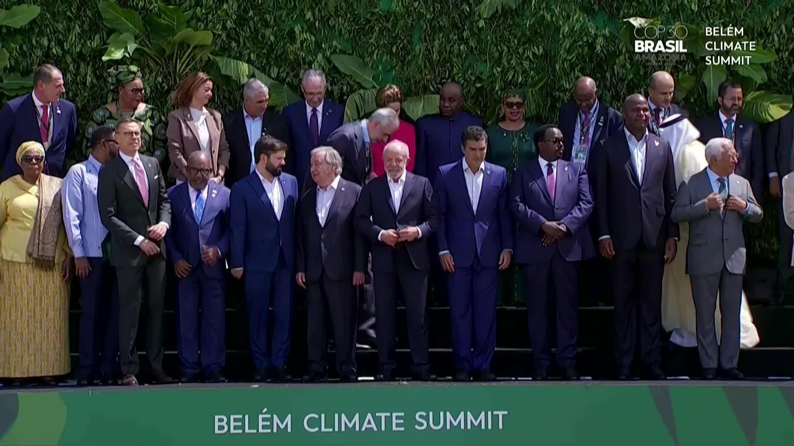 V045-BRASIL FOTO FAMILIA COP 30