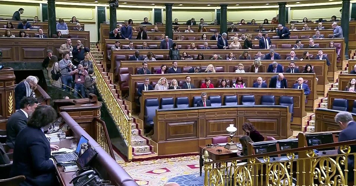Minuto de silencio en el Congreso por los fallecidos en los accidentes ...