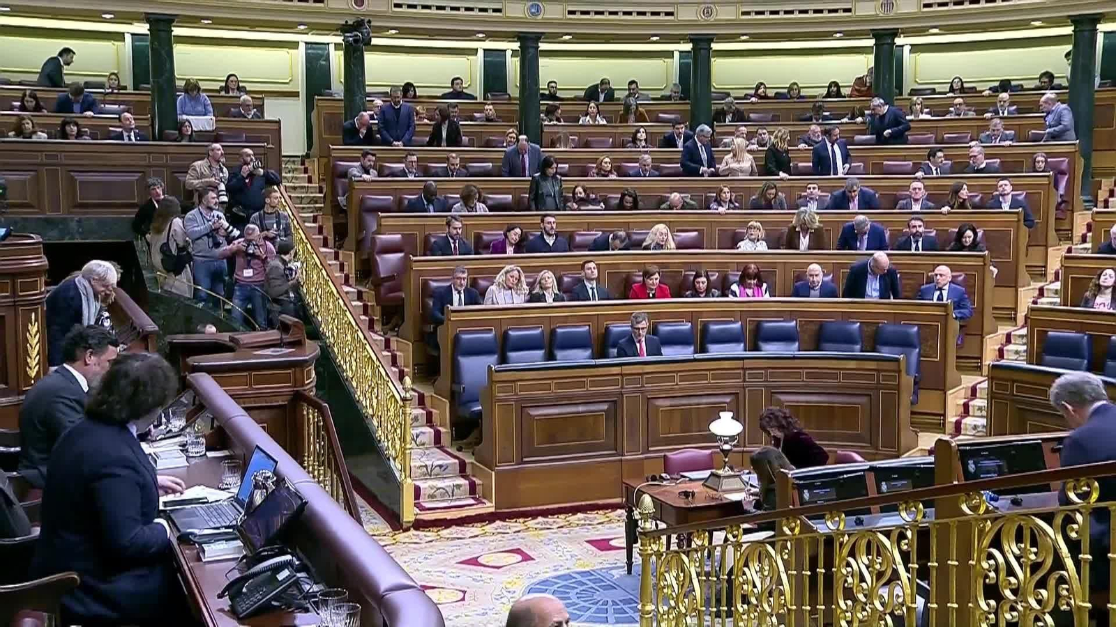 va minuto silencio en el congreso por victimas tren