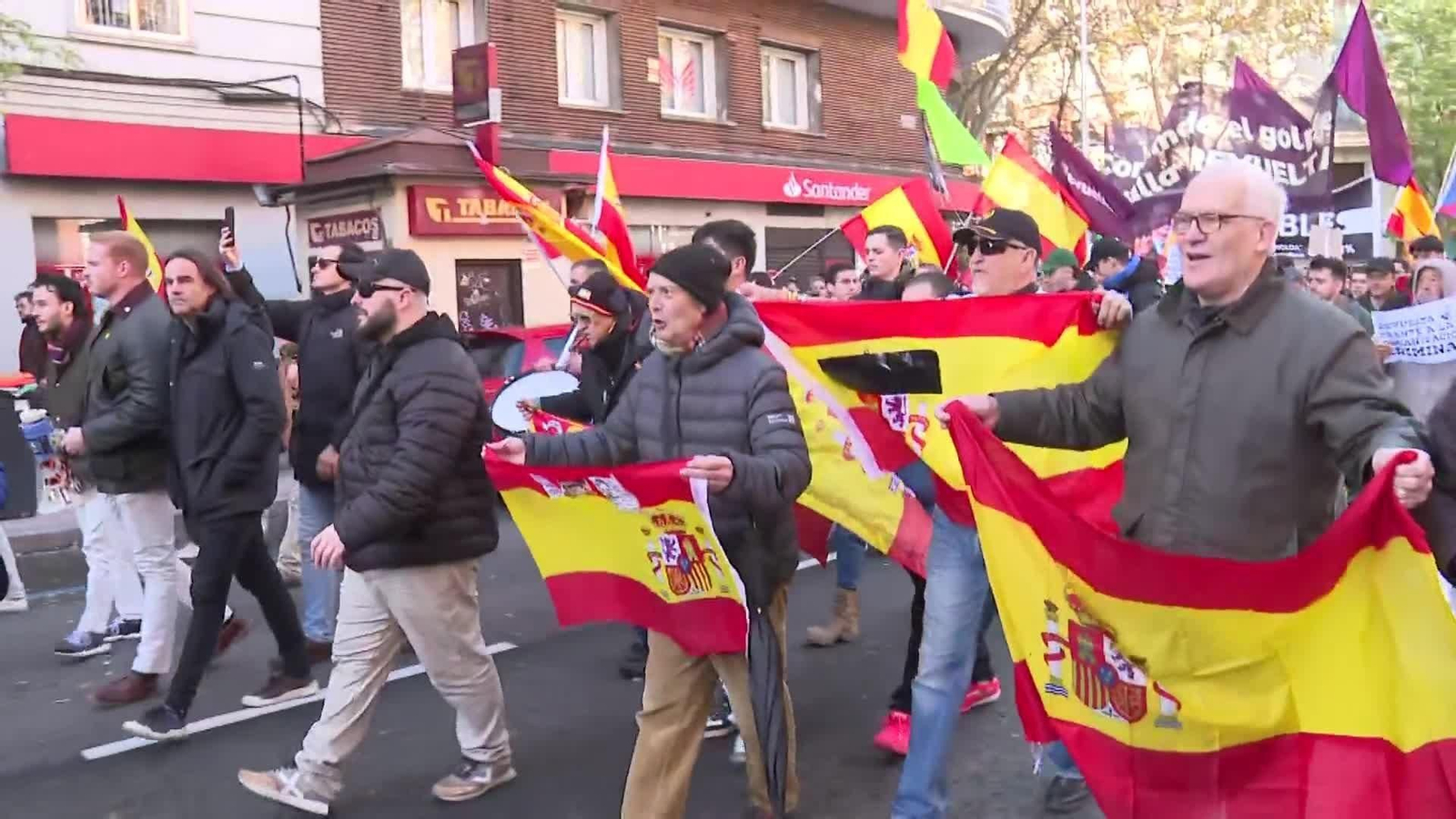 Pinchazo de las protestas a las puertas de Ferraz