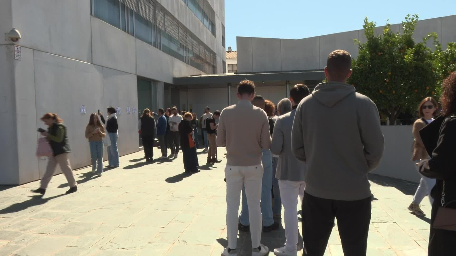 L065-GRANADA COLAS PARA SER EXTRA EN PELICULA