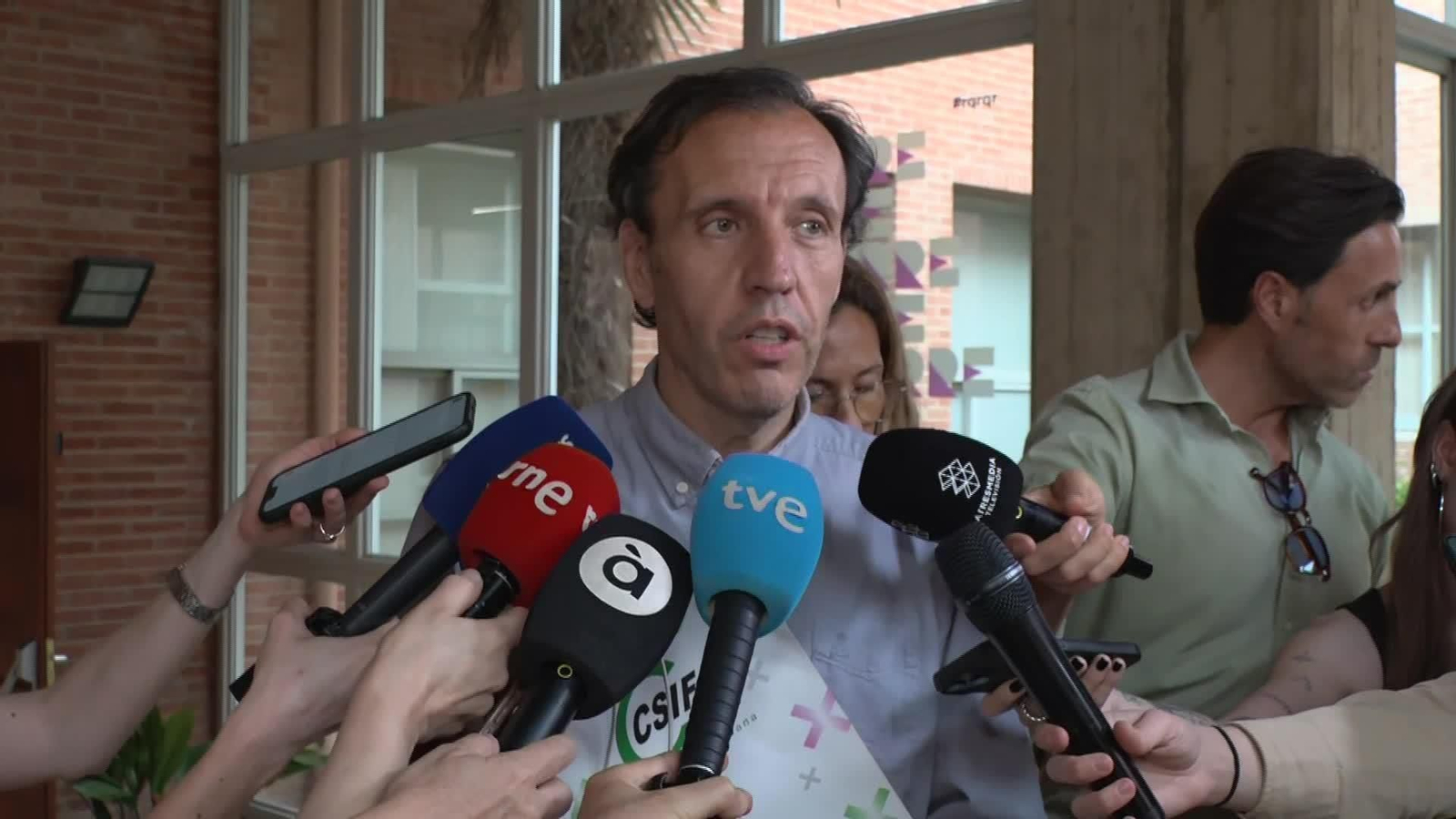 D025-VALENCIA REAX SINDICATOS TRAS REU CONSELLERIA EDUCACION