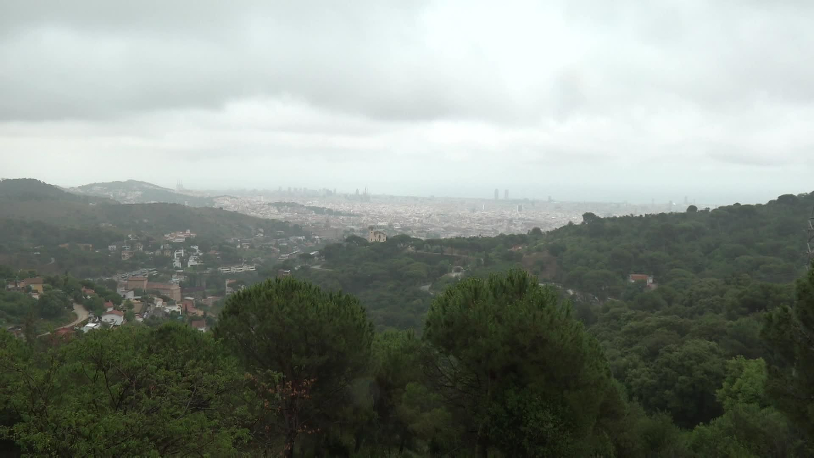 J057-BARCELONA ALERTA NARANJA LLUVIAS TARDE