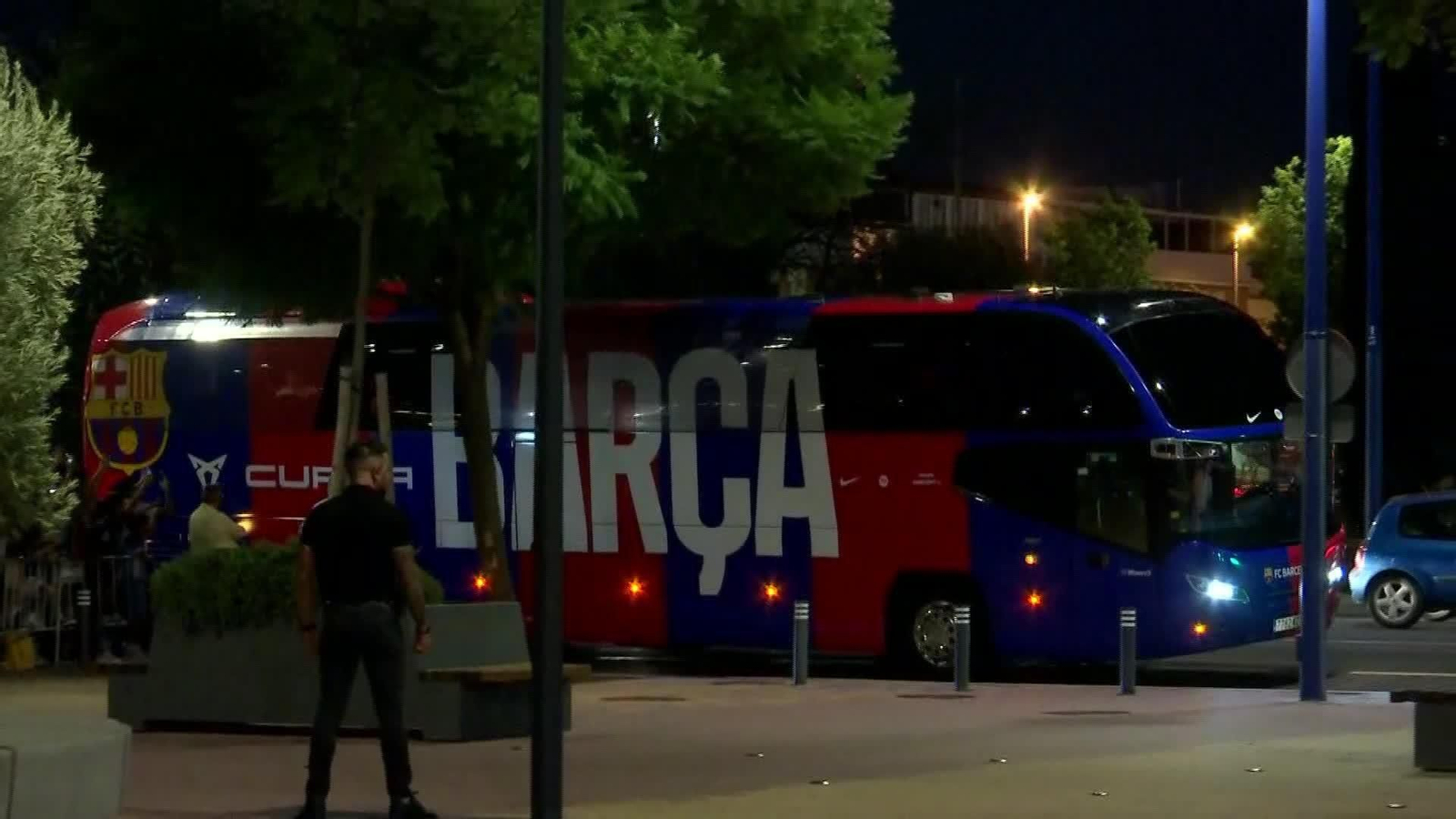 D011-SEVILLA LLEGADA BARSA ANOCHE
