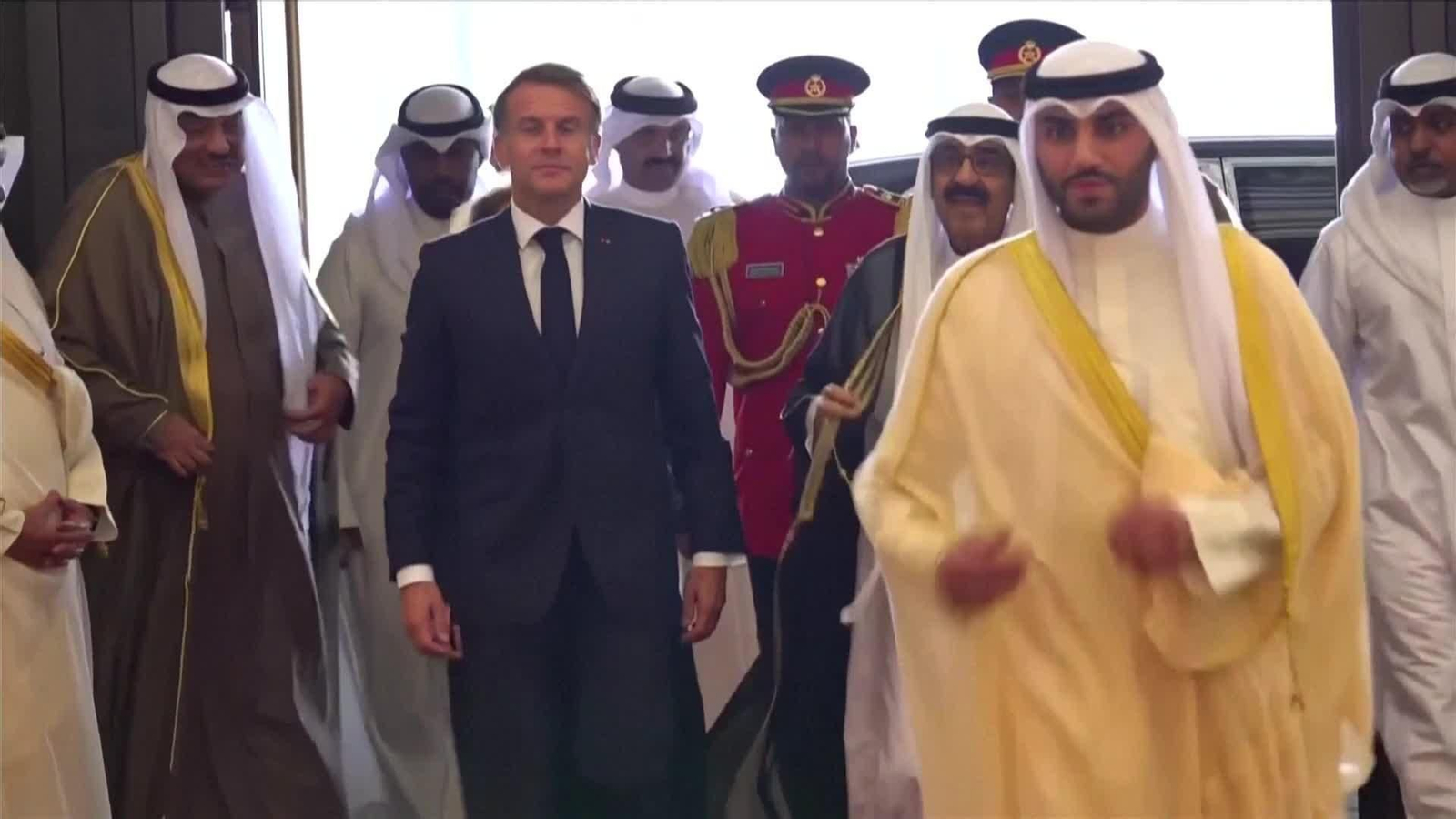 L088-KUWAIT REUNION MACRON