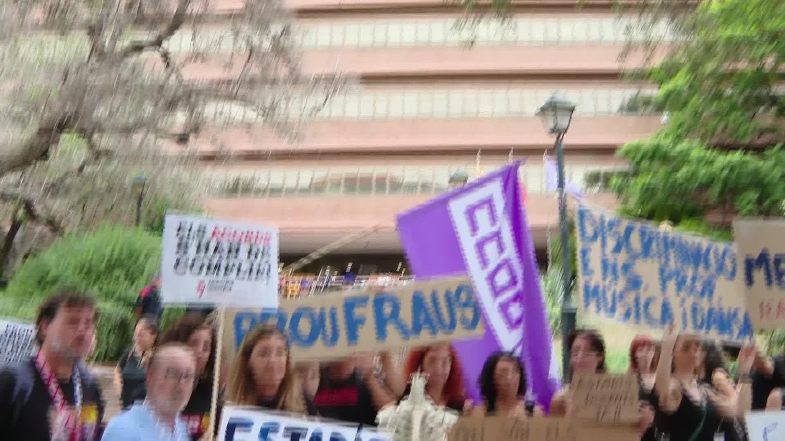 L033-CATALUÑA PROTESTAS PROFESORES