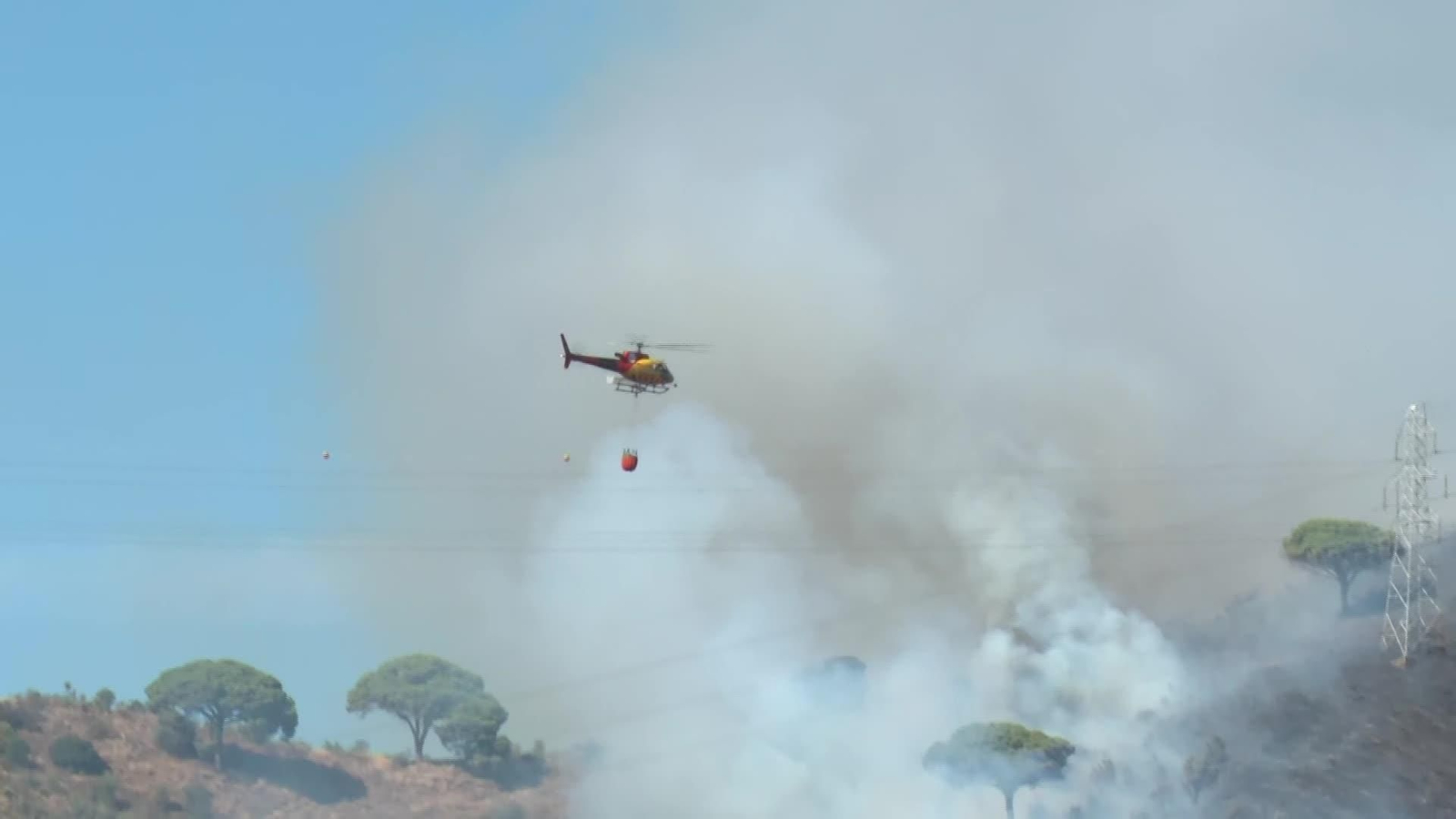 M068-BARCELONA INCENDIO COLLSEROLA TARDE