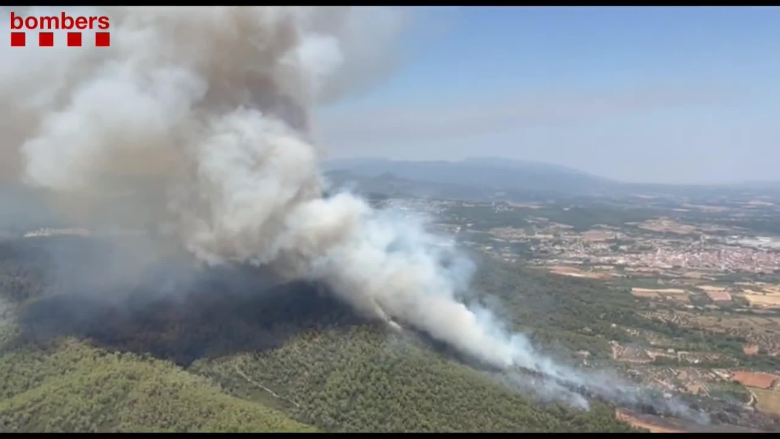 L076-BARCELONA INCENDIO SENTMENAT TARDE