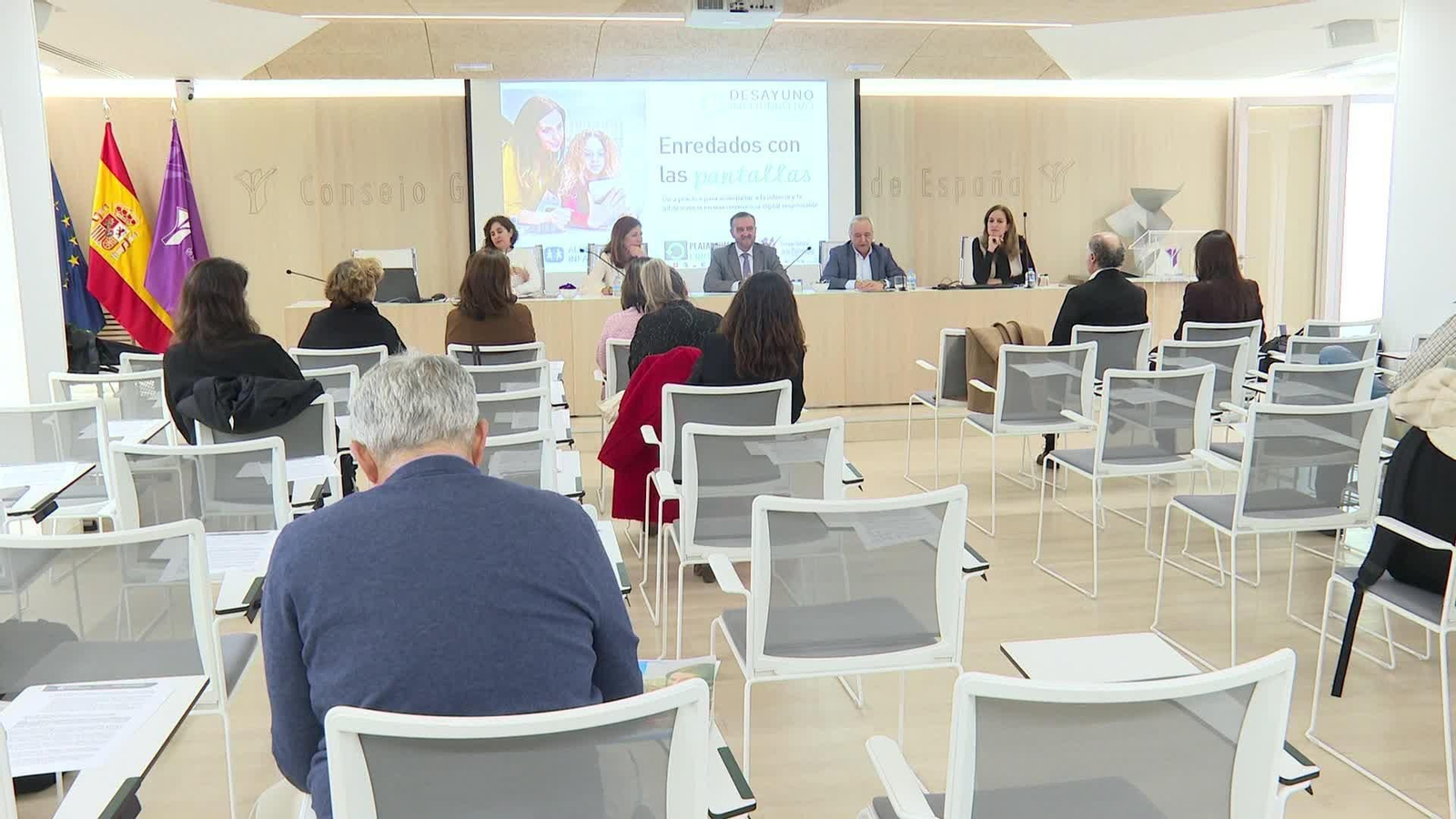 M031-MADRID GUIA ALDEAS INFANTILES MENORES Y PANTALLAS