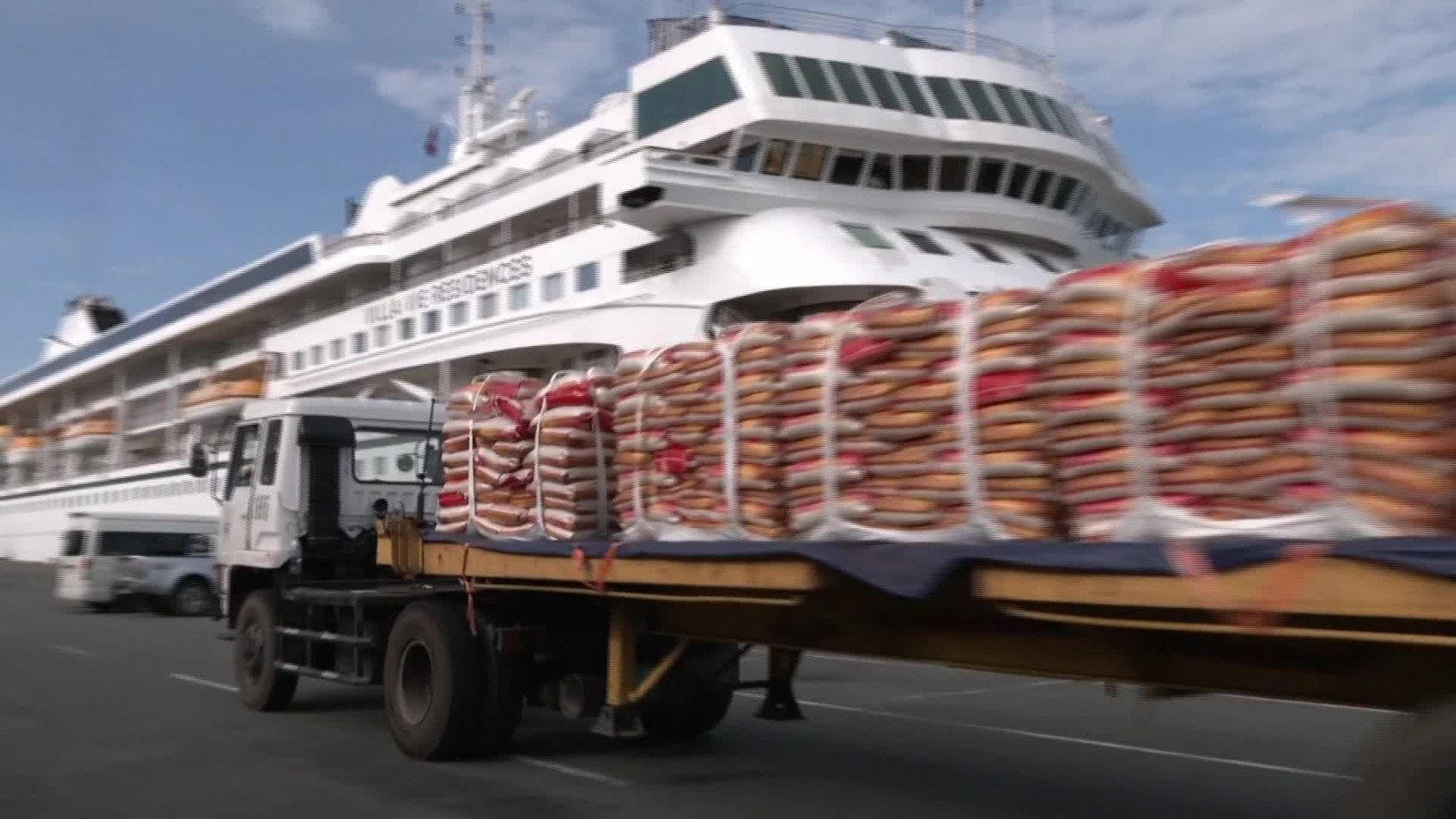 J004-CAMBOYA VUELTA AL MUNDO BARCO