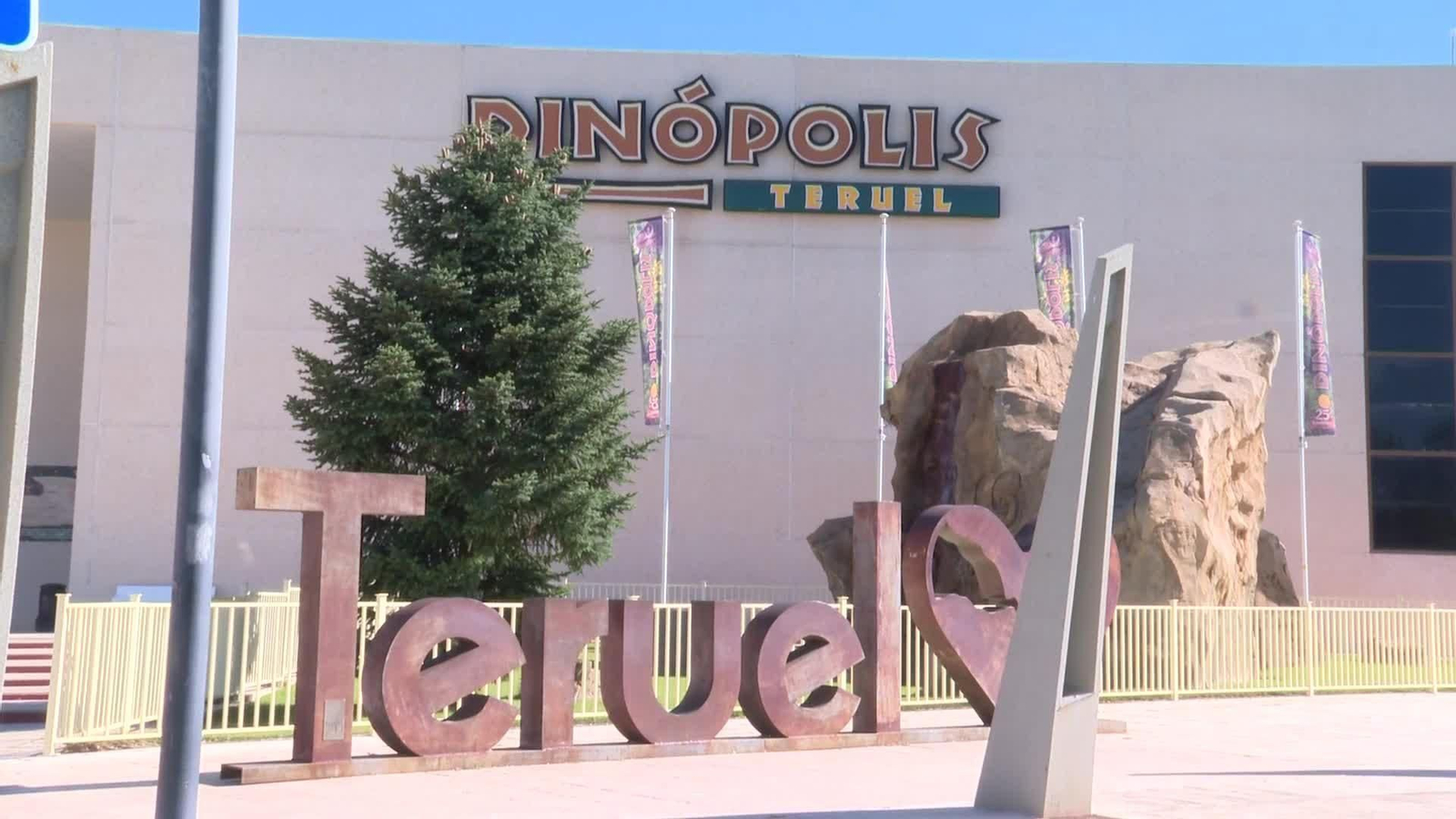 M020-TERUEL PRIMER DIPLODOCUS FUERA DE AMERICA