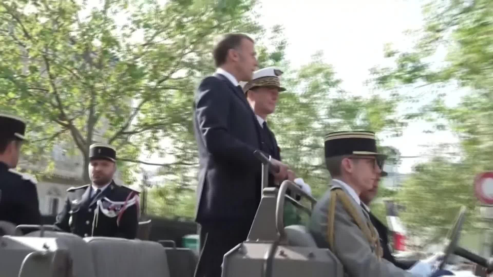M056-FRANCIA MACRON PRESIDE EL DESFILE MILITAR