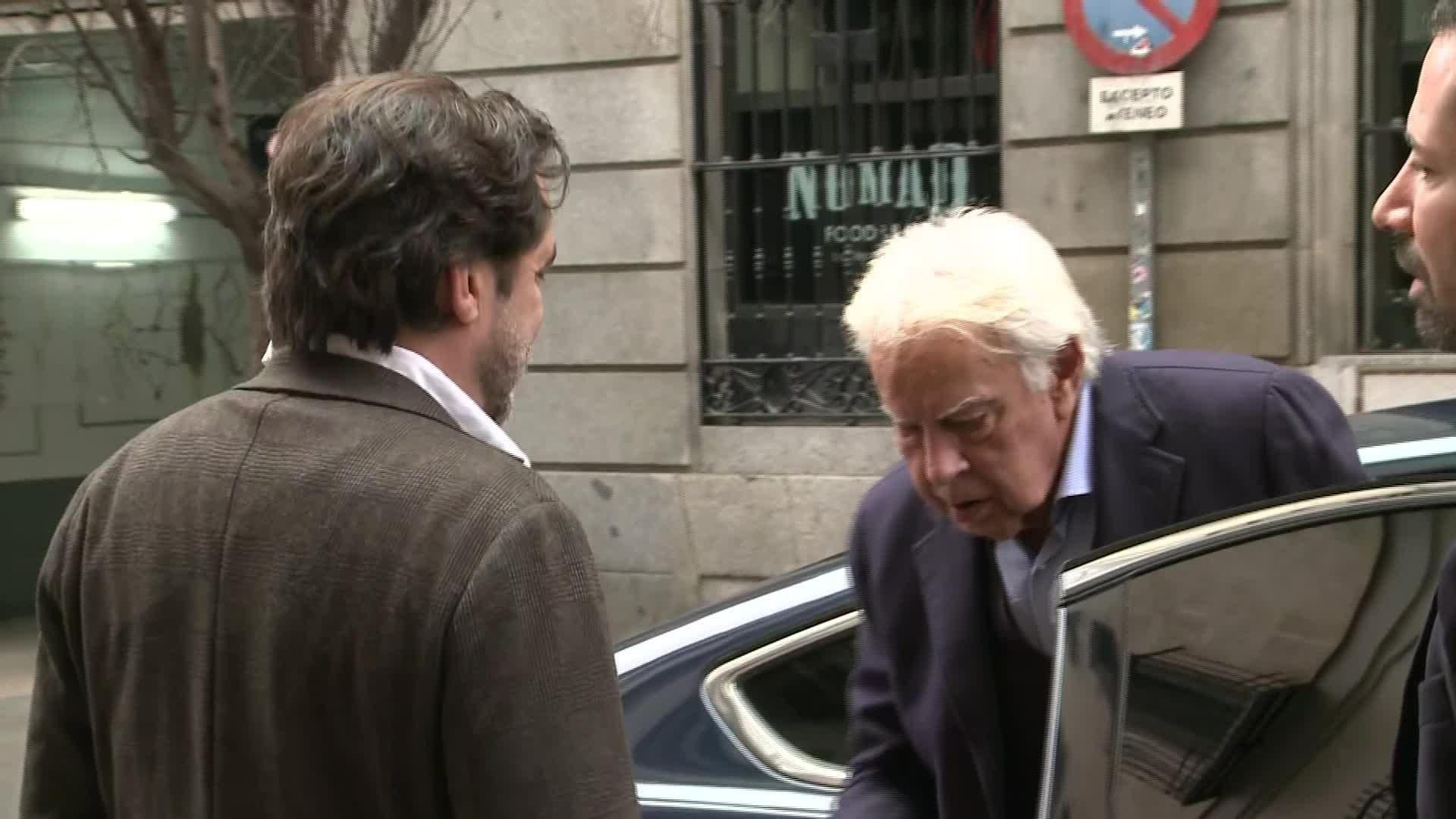 M011-MADRID LLEGADA FELIPE GONZALEZ DESAYUNO ATENEO