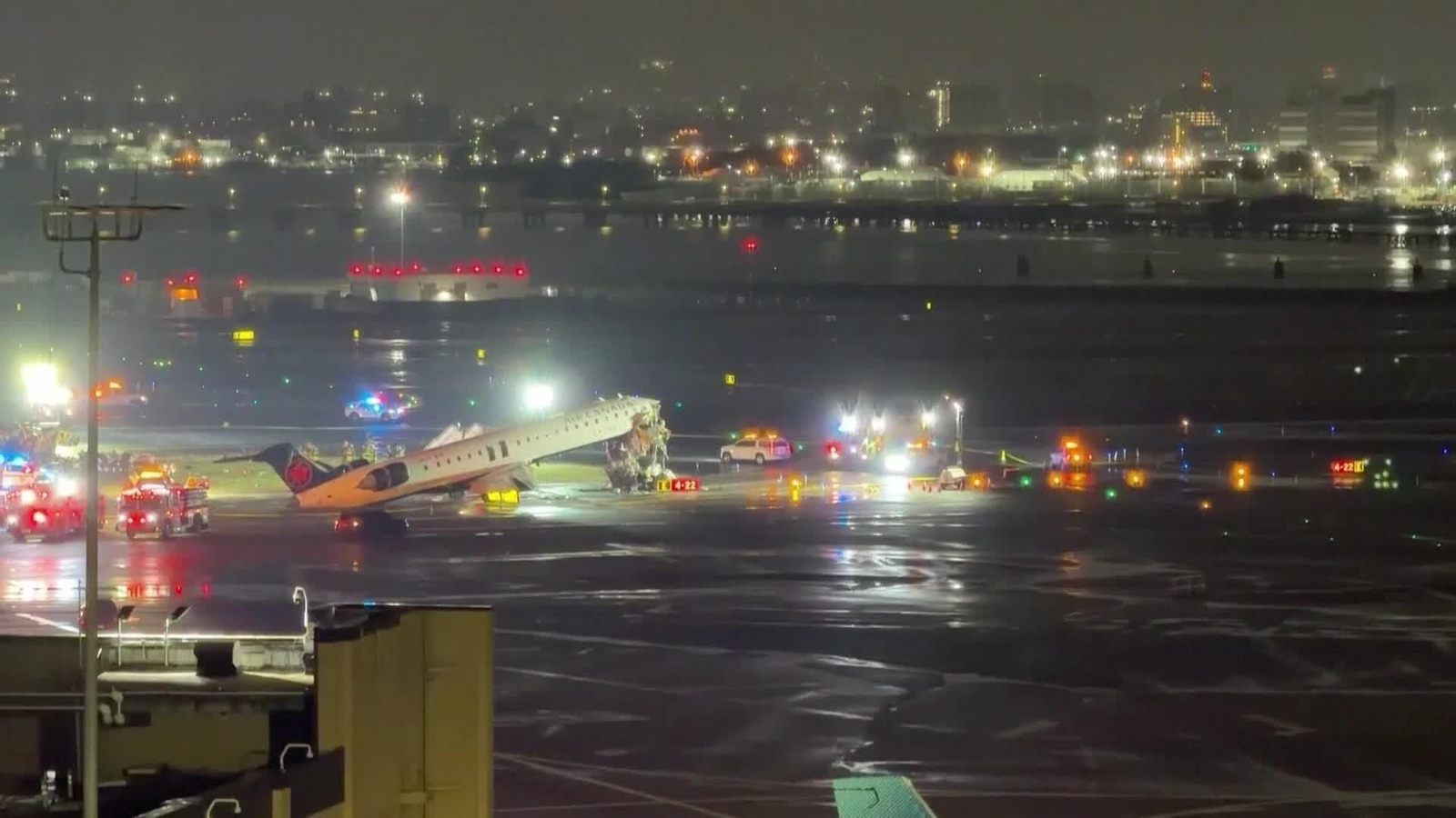 L001-EEUU ACCIDENTE AVION AEROPUERTO LAGUARDIA