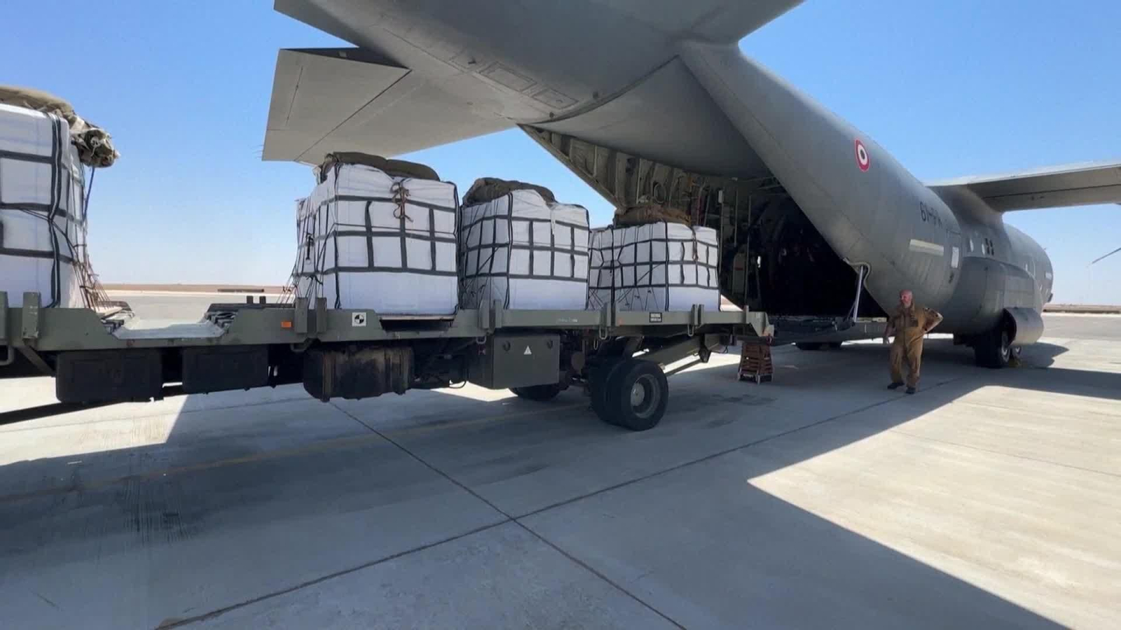 D023-GAZA LANZAMIENTO AEREO AYUDA HUMANITARIA