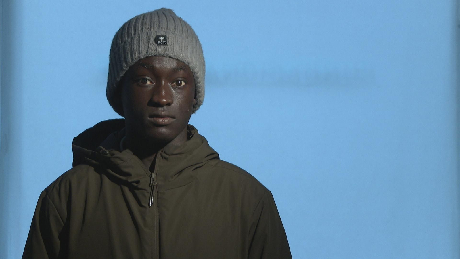 Dos familias de inmigrantes ante la regularización