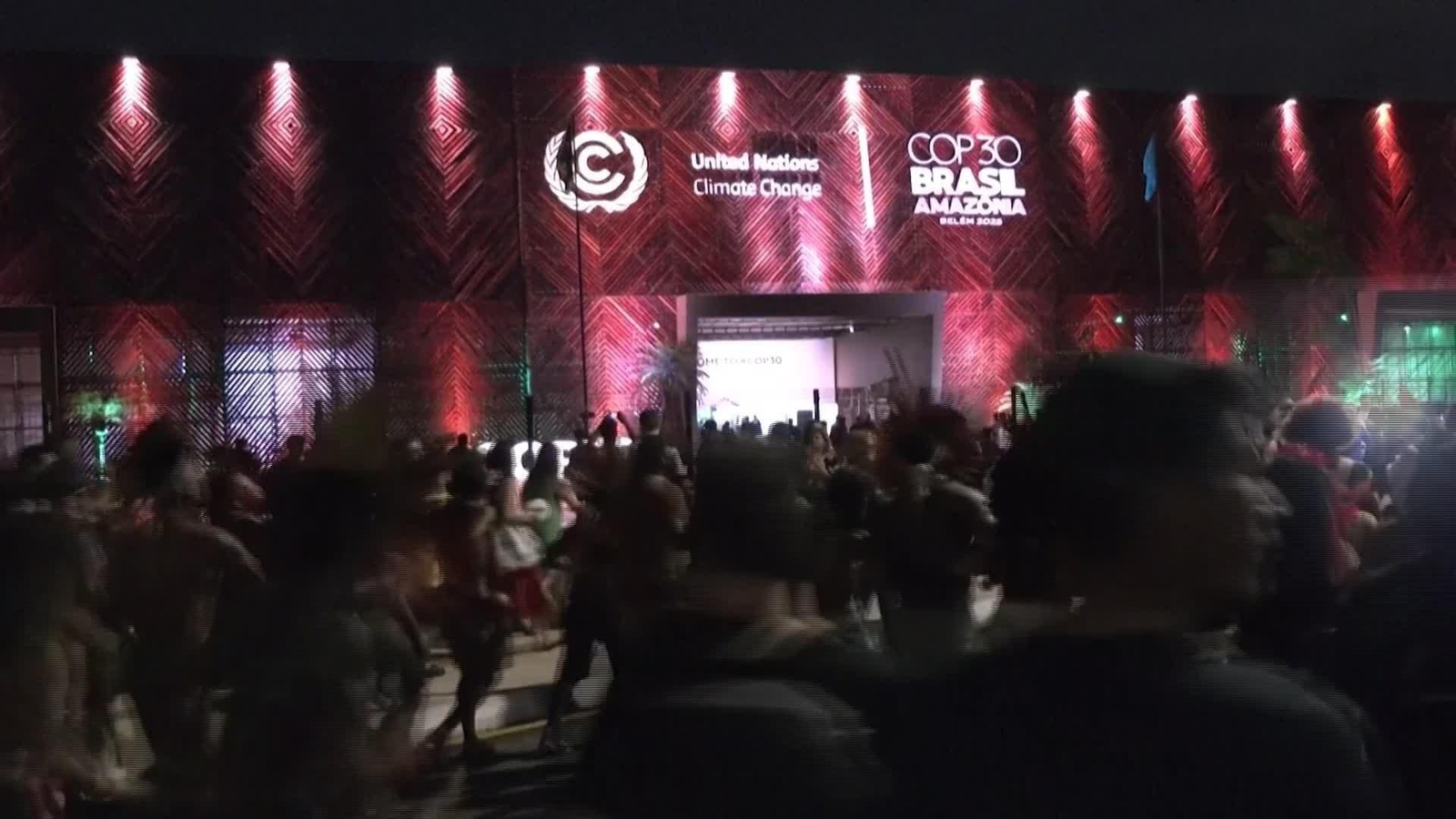 X006-BRASIL PROTESTAS INDIGENAS COOP30