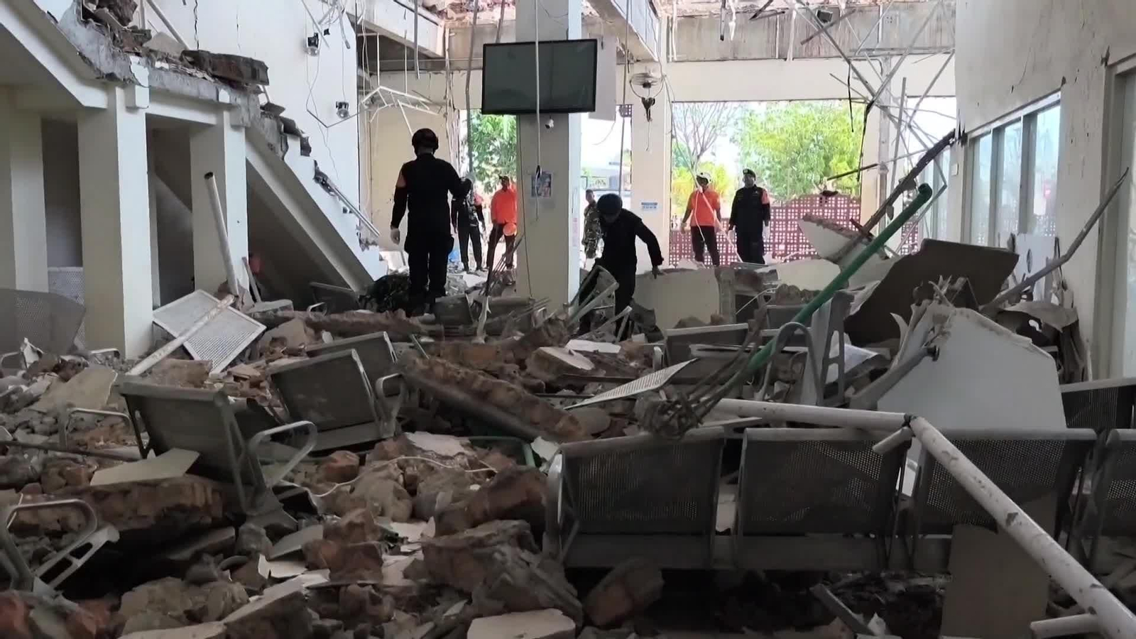 S007-INDONESIA SITUACION TRAS TERREMOTO