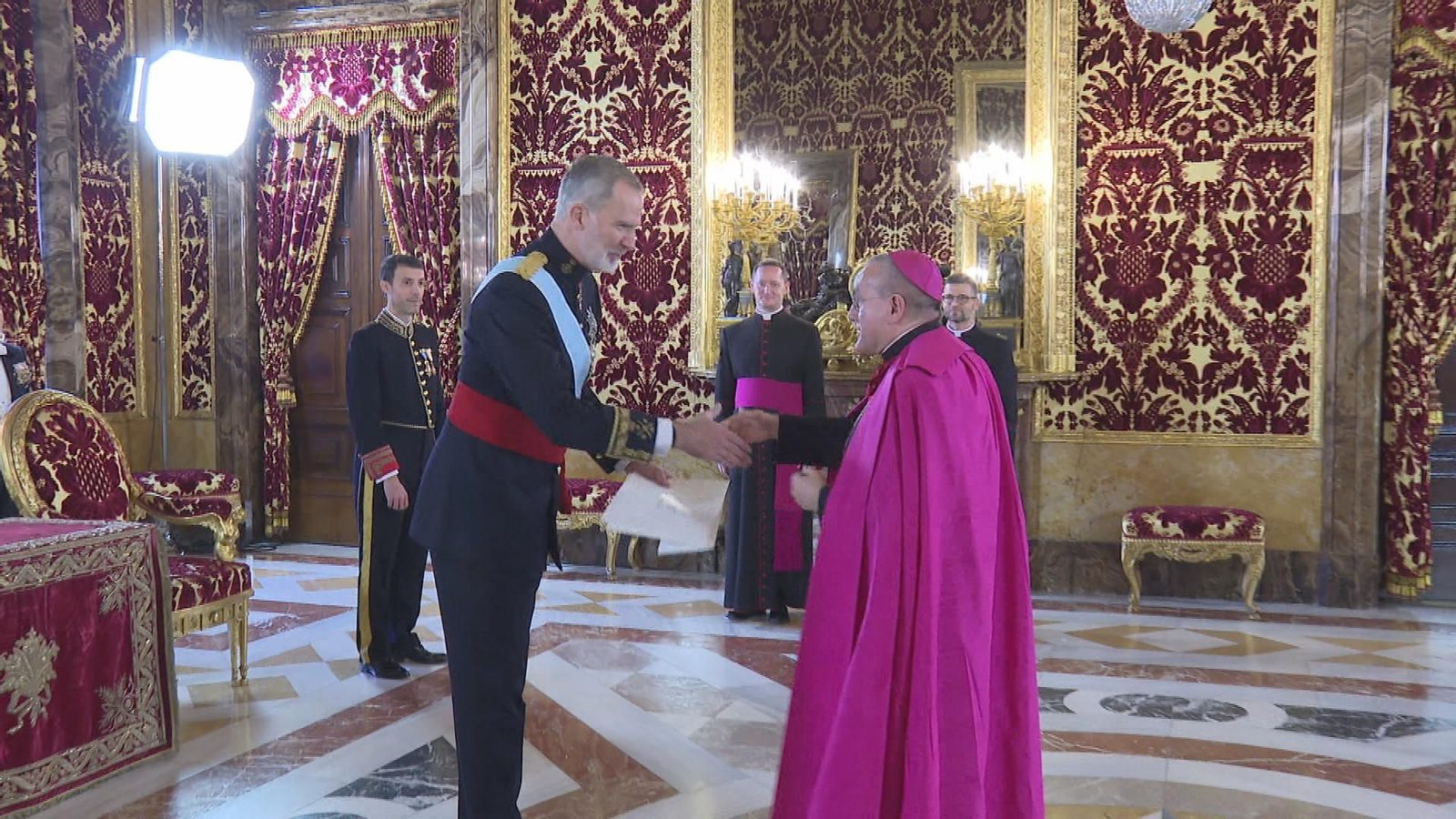 J019 MADRID REY ENTREGA CARTAS CREDENCIALES frame 1460