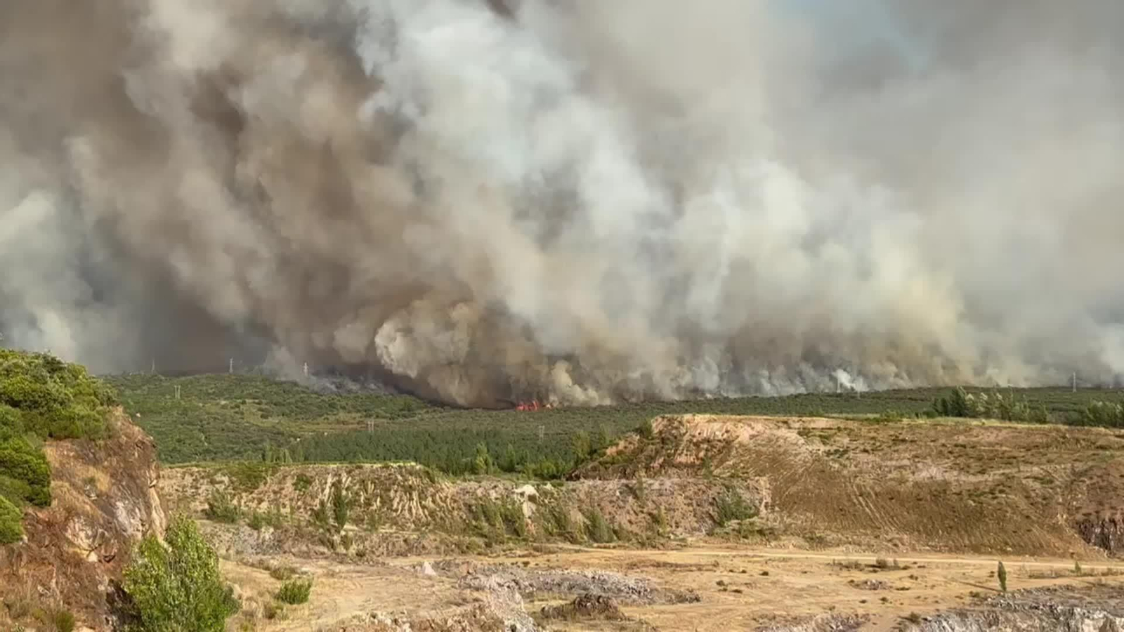 L036-LEON INCENDIO LAS MEDULAS IMAGENES