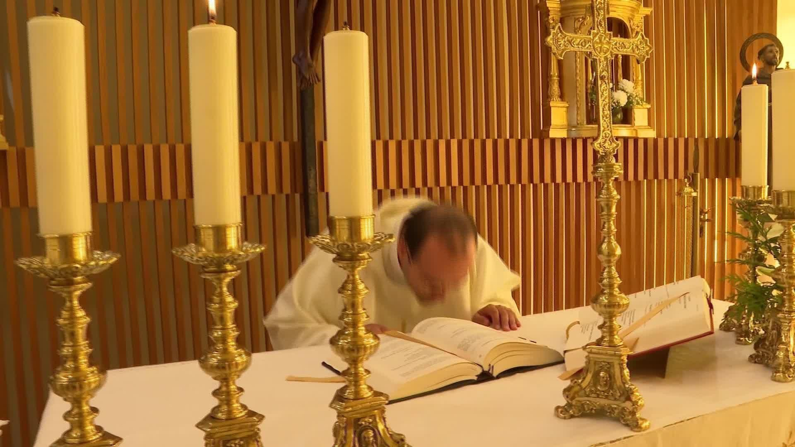 M002-EDI-OURENSE SACERDOTE ENFERMERO