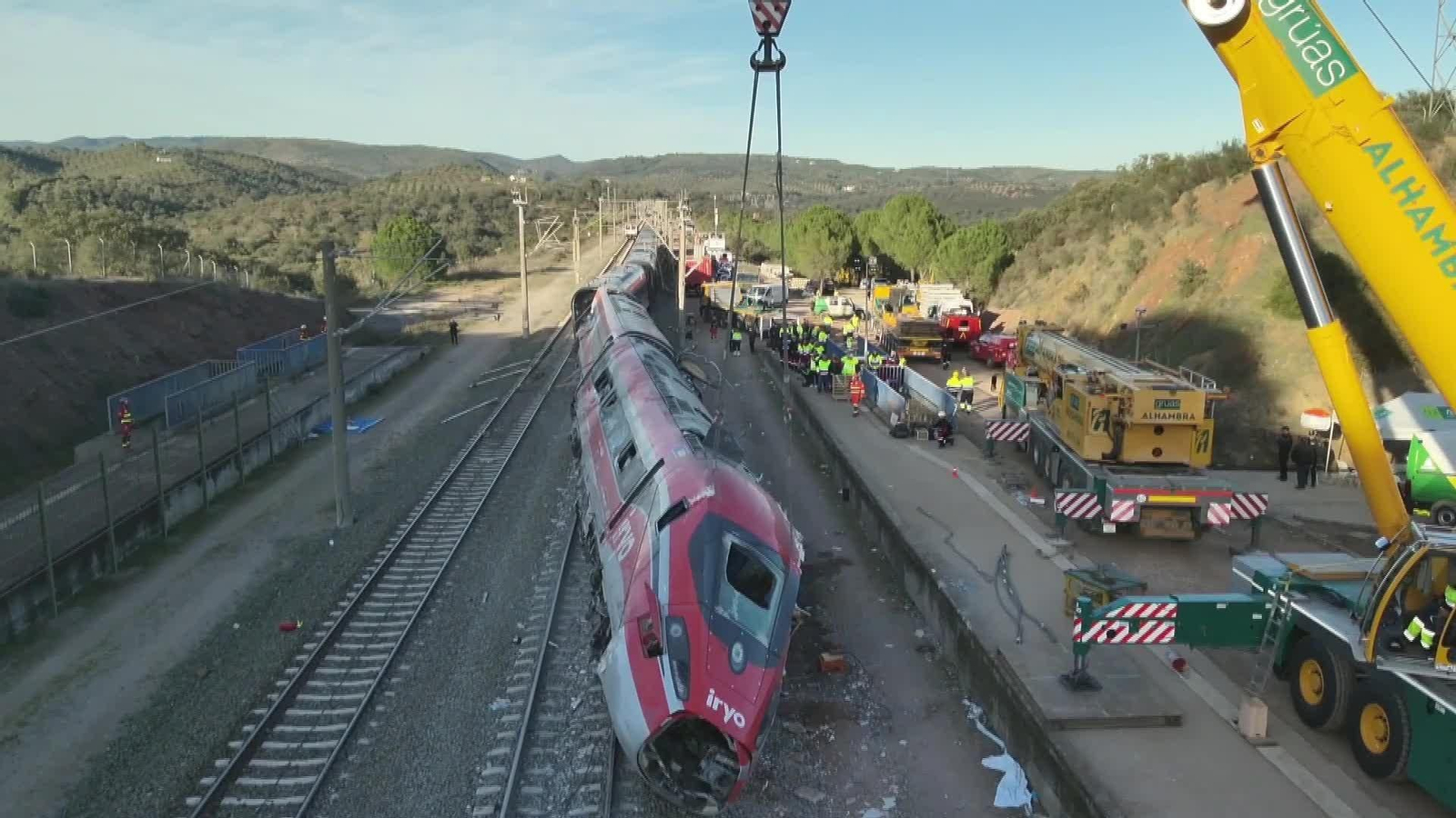 X006-IMAGENES UME GRUA LEVANTA ALVIA CORDOBA