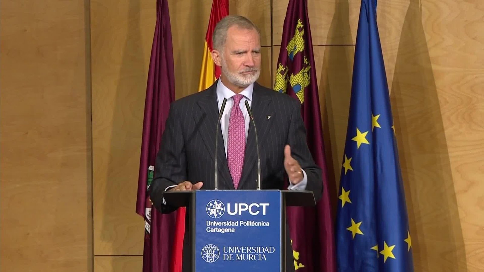 va rey inaugura curso universitario
