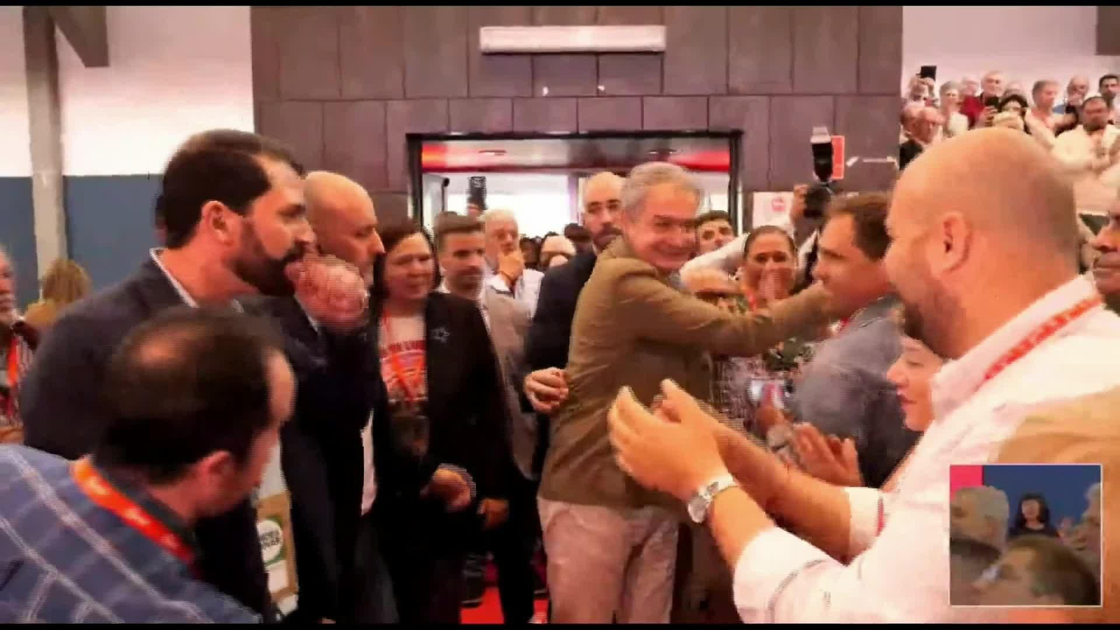 S016-MERIDA ZAPATERO CONGRESO PSOE