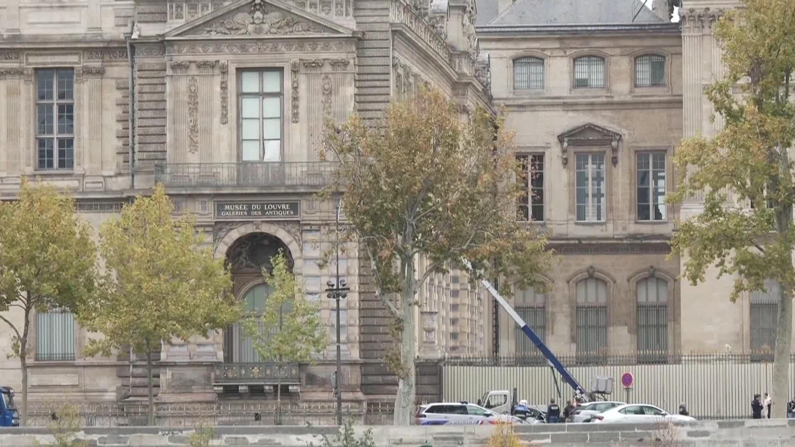 J005-FRANCIA NUEVOS ARRESTOS LOUVRE