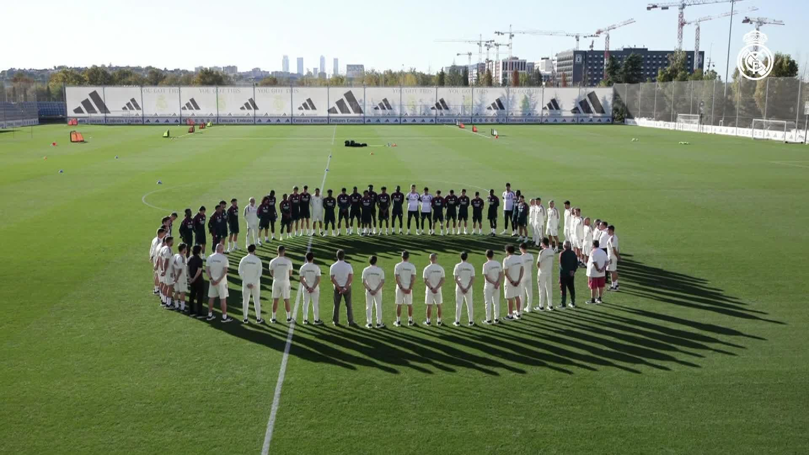 X048-MADRID MINUTO DE SILENCIO ENTRENO RMADRID