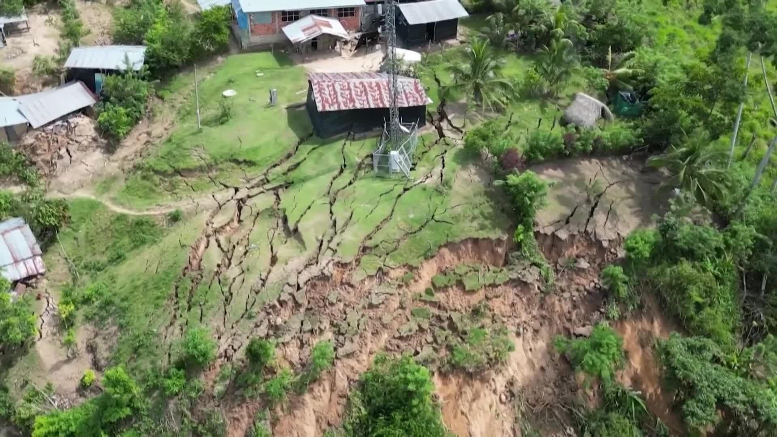 va peru daños corrimiento tierra