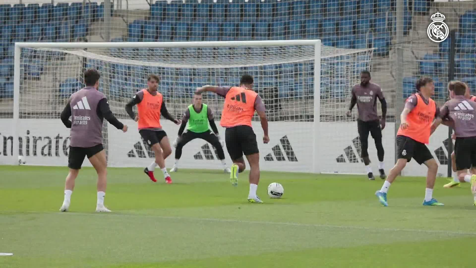 J042-MADRID ENTRENAMIENTO REAL MADRID