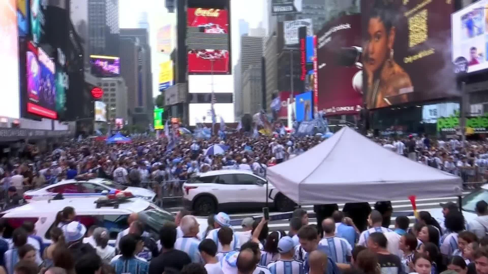 D011-EEUU AMBIENTE NUEVA YORK PREVIA FINAL MUNDIAL