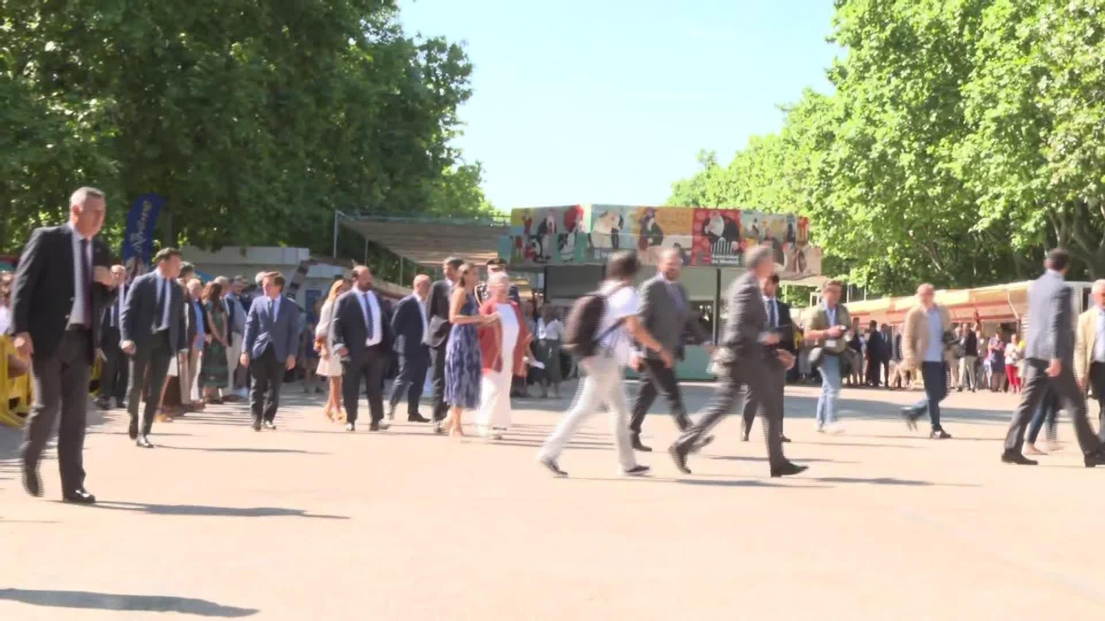 V020-MADRID REINA INAUGURA FERIA DEL LIBRO