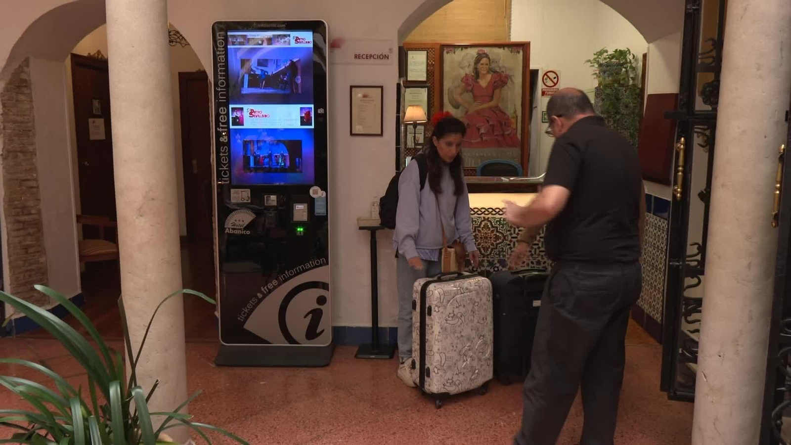 V040-SEVILLA HOSTELEROS CANCELACIONES PUENTE