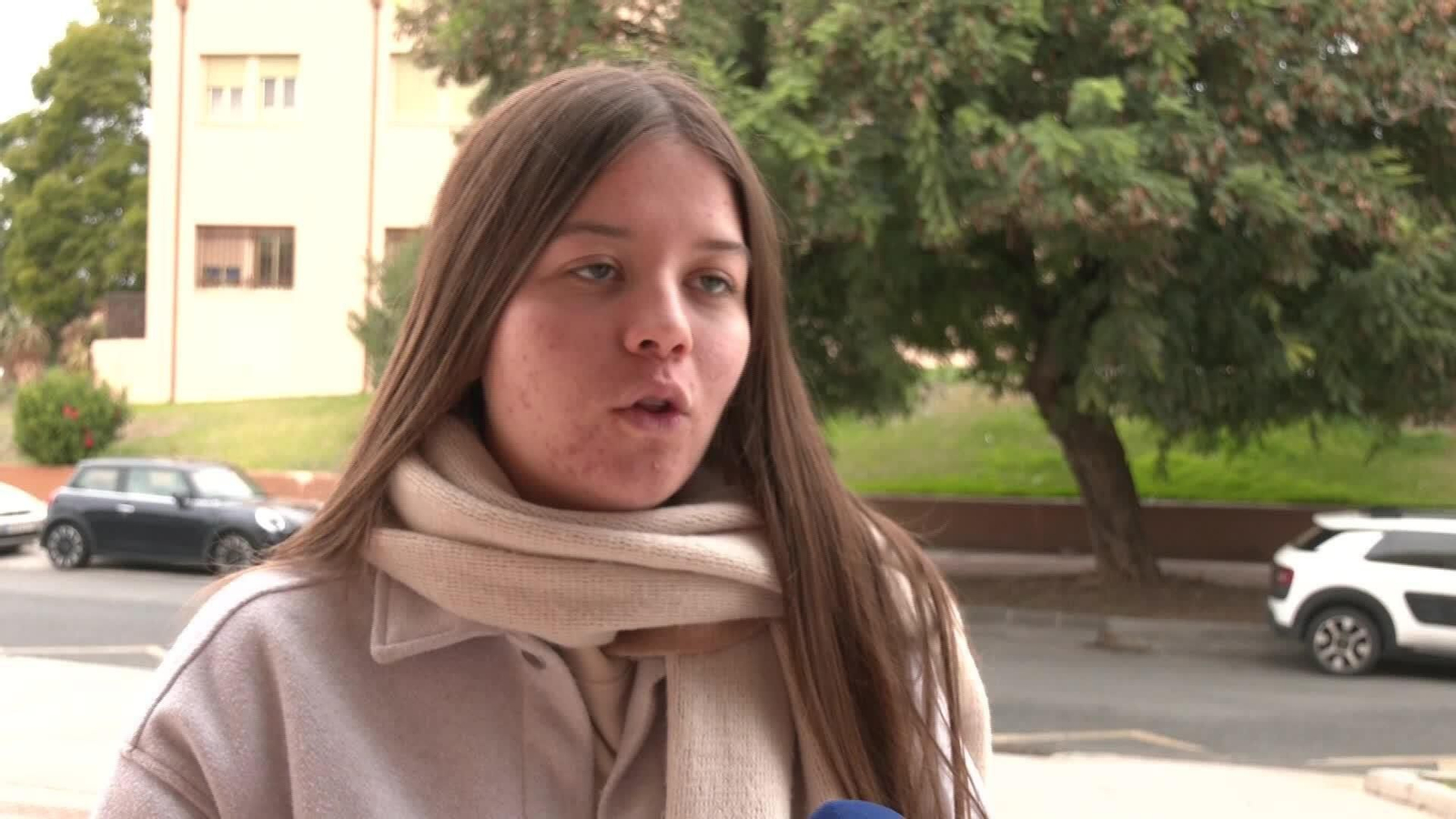 X055-MALAGA JOVENES Y REDES SOCIALES