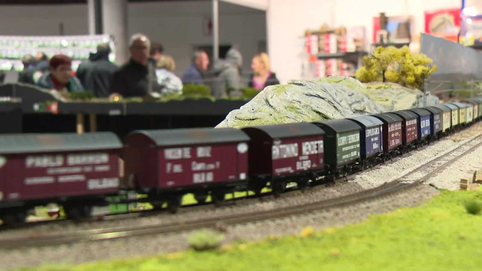 Los trenes en miniatura llegan en hora en Madrid