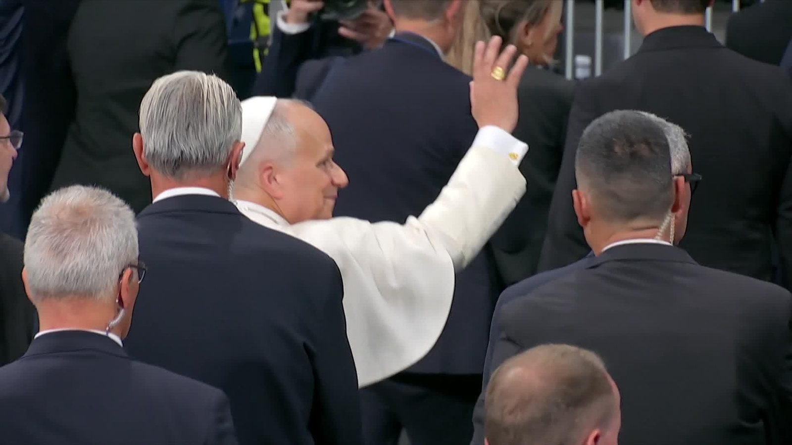 va papa ovacion bernabeu