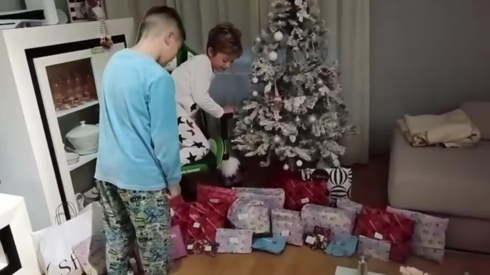 web abriendo regalos de reyes