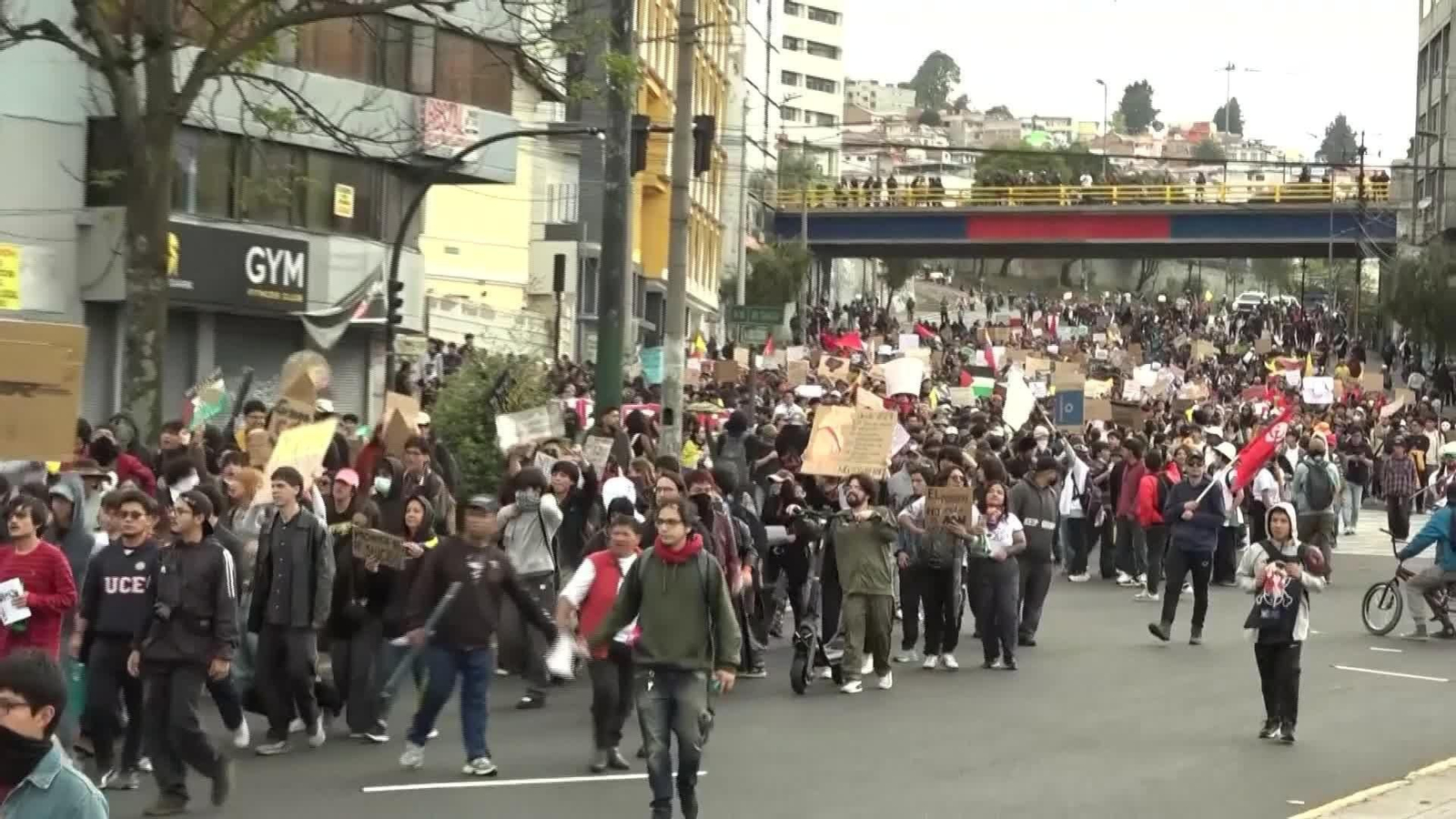 D004-ECUADOR PROTESTA CONTRA PRESIDENTE NOBOA