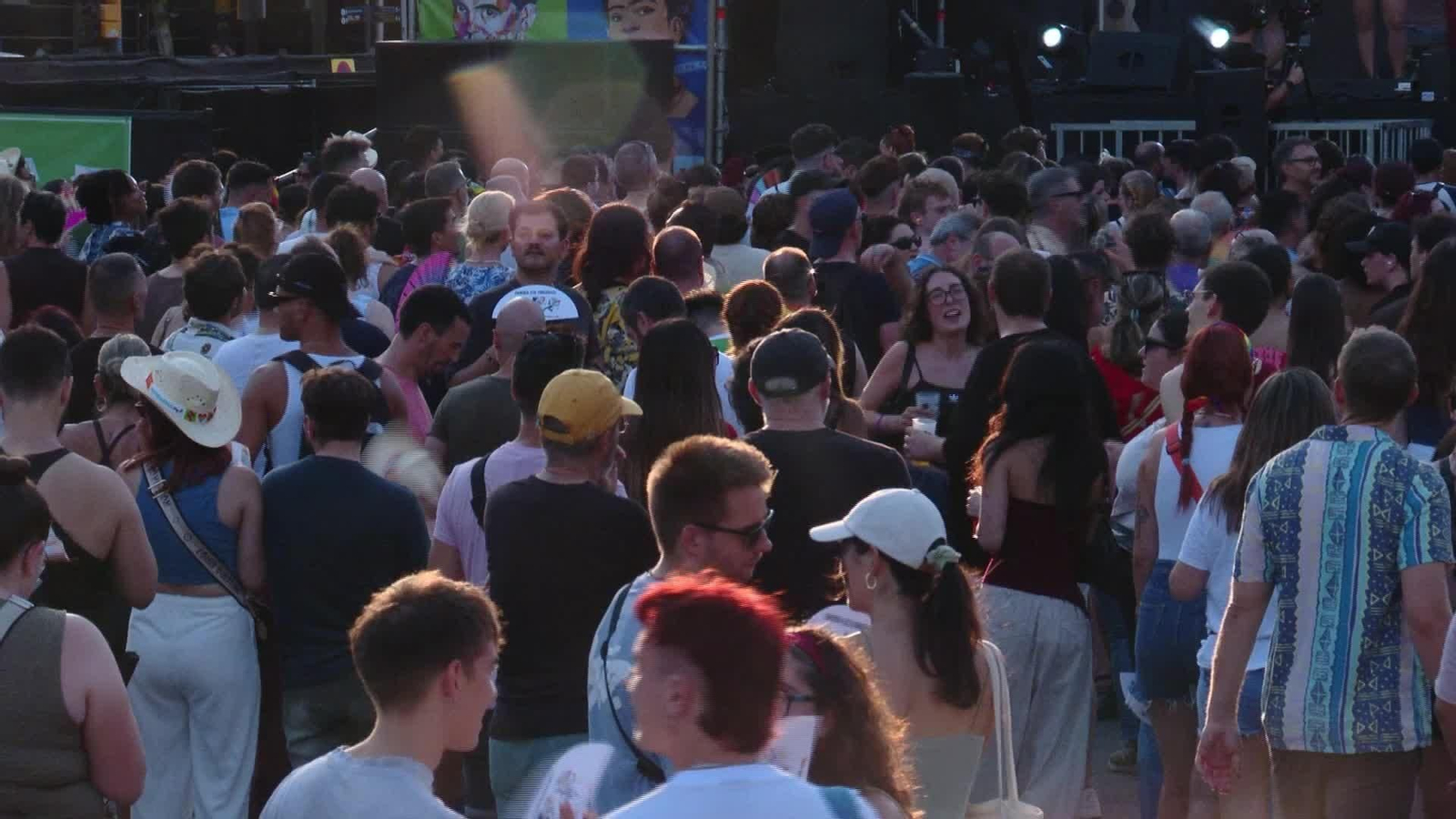 S614-BARCELONA AMBIENTE PRIDE VIERNES TARDE